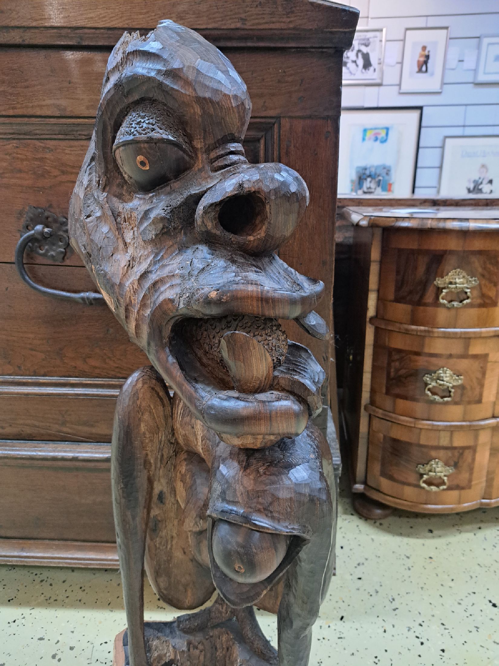 Detail a: John Fundi, 1939 Mueda/Mosambik-1991 Chanika/Tansania, Bildschnitzer der Makonde,große Holzskulptur, Ahnen- oder Geisterfigur, Vollholz geschnitzt, ...