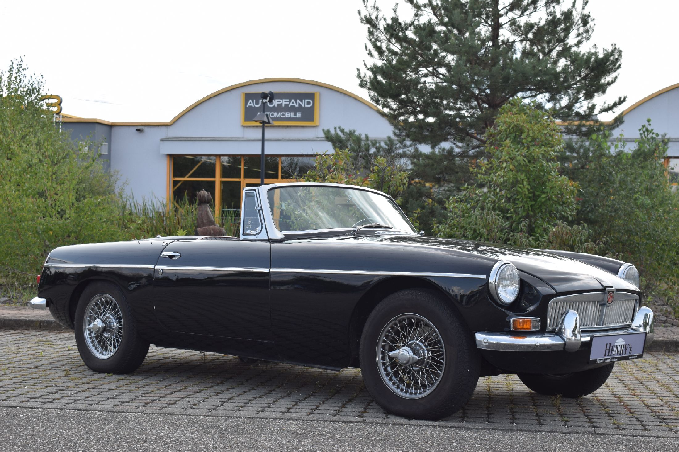 MGB 1800 MKI, Fahrgestellnummer: GHN3L40590,EZ 01/1964, 3 Einträge im Kfz-Brief, Laufleistung ca. 87.334 km abgelesen, HU 06/2023 abgelaufen, ...