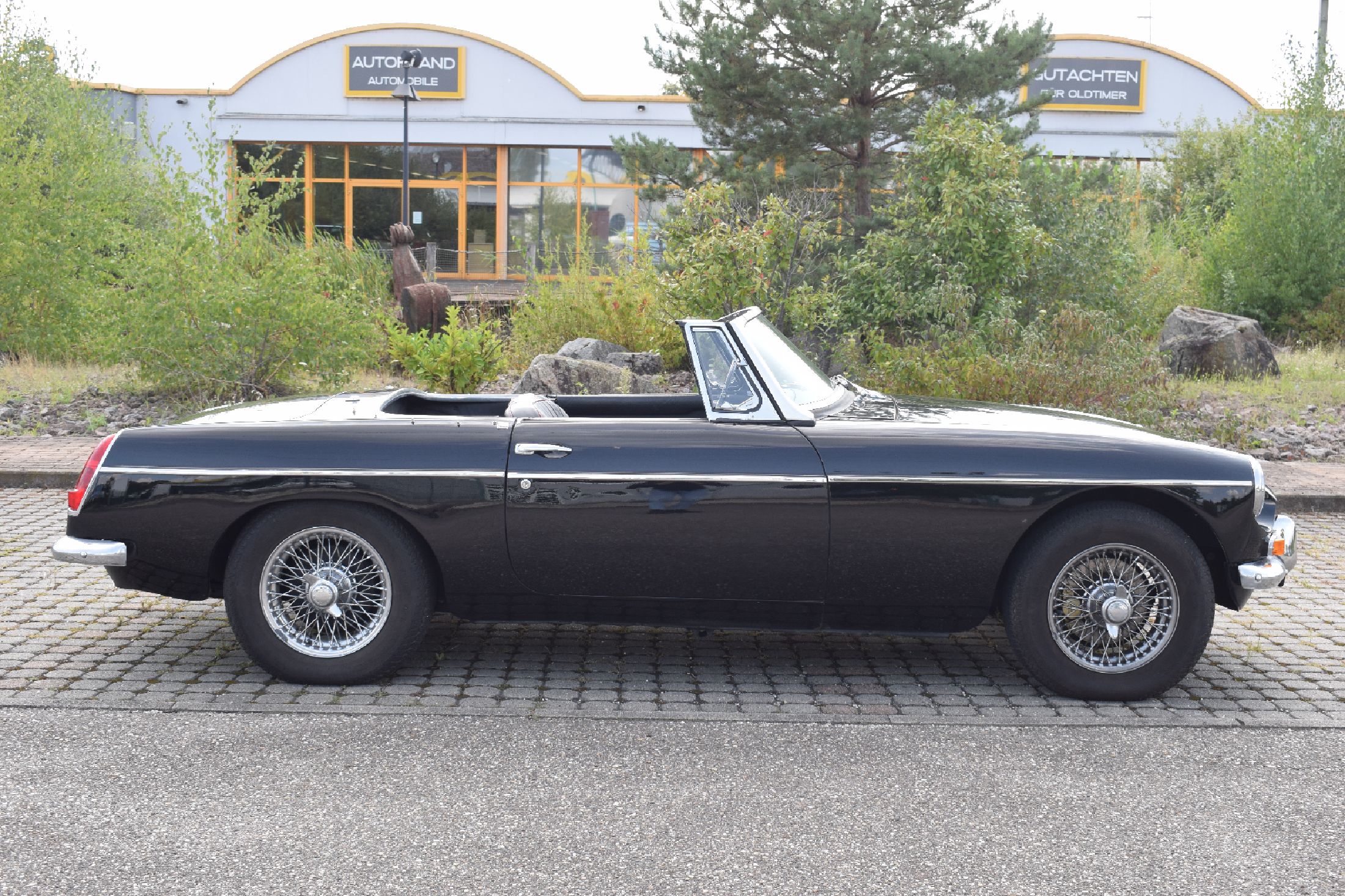 Detail a: MGB 1800 MKI, Fahrgestellnummer: GHN3L40590,EZ 01/1964, 3 Einträge im Kfz-Brief, Laufleistung ca. 87.334 km abgelesen, HU 06/2023 abgelaufen, ...