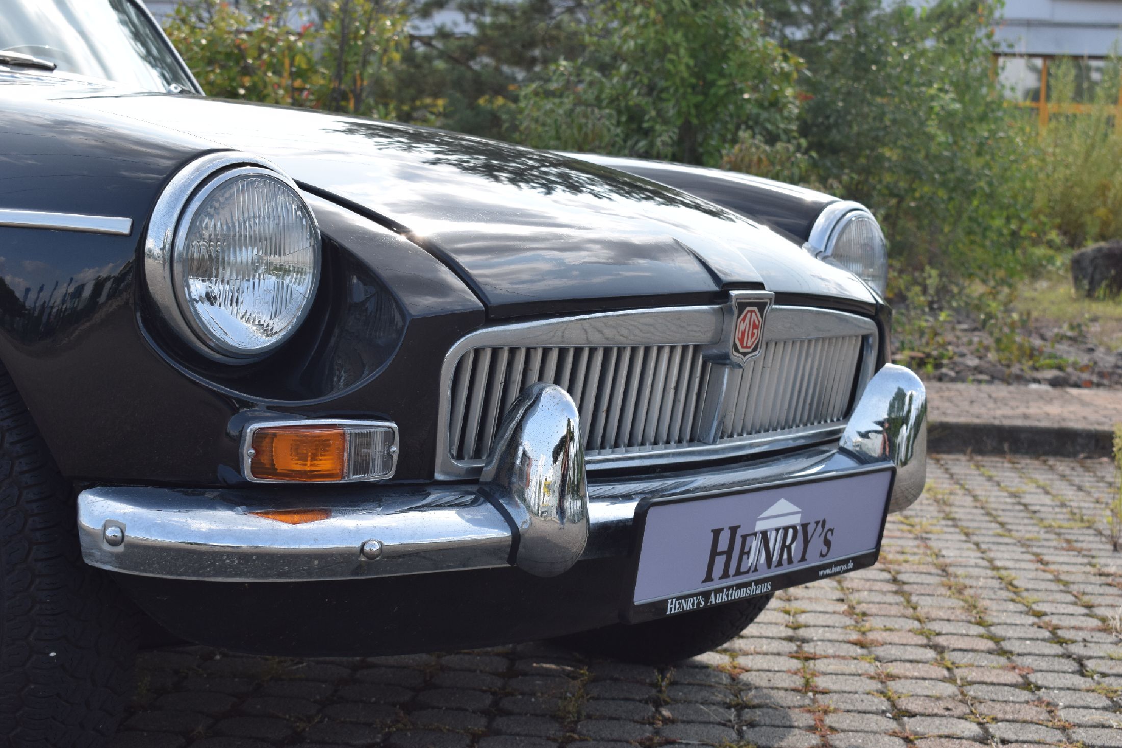 Detail c: MGB 1800 MKI, Fahrgestellnummer: GHN3L40590,EZ 01/1964, 3 Einträge im Kfz-Brief, Laufleistung ca. 87.334 km abgelesen, HU 06/2023 abgelaufen, ...