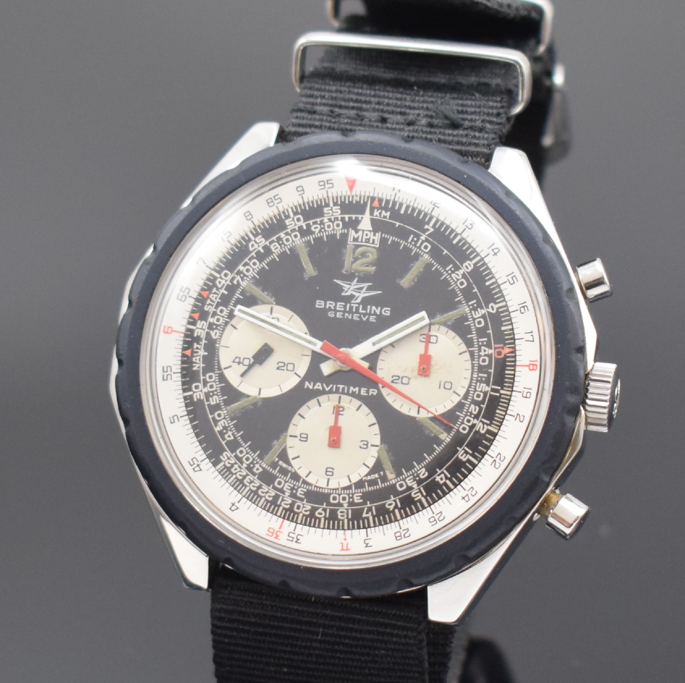 Detail a: BREITLING Navitimer Herrenarmbanduhr mit Chronograph Referenz 816, Schweiz um 1967, Handaufzug, Stahlgehäuse mit geschr. Boden, schwarzes Zifferbl., ...