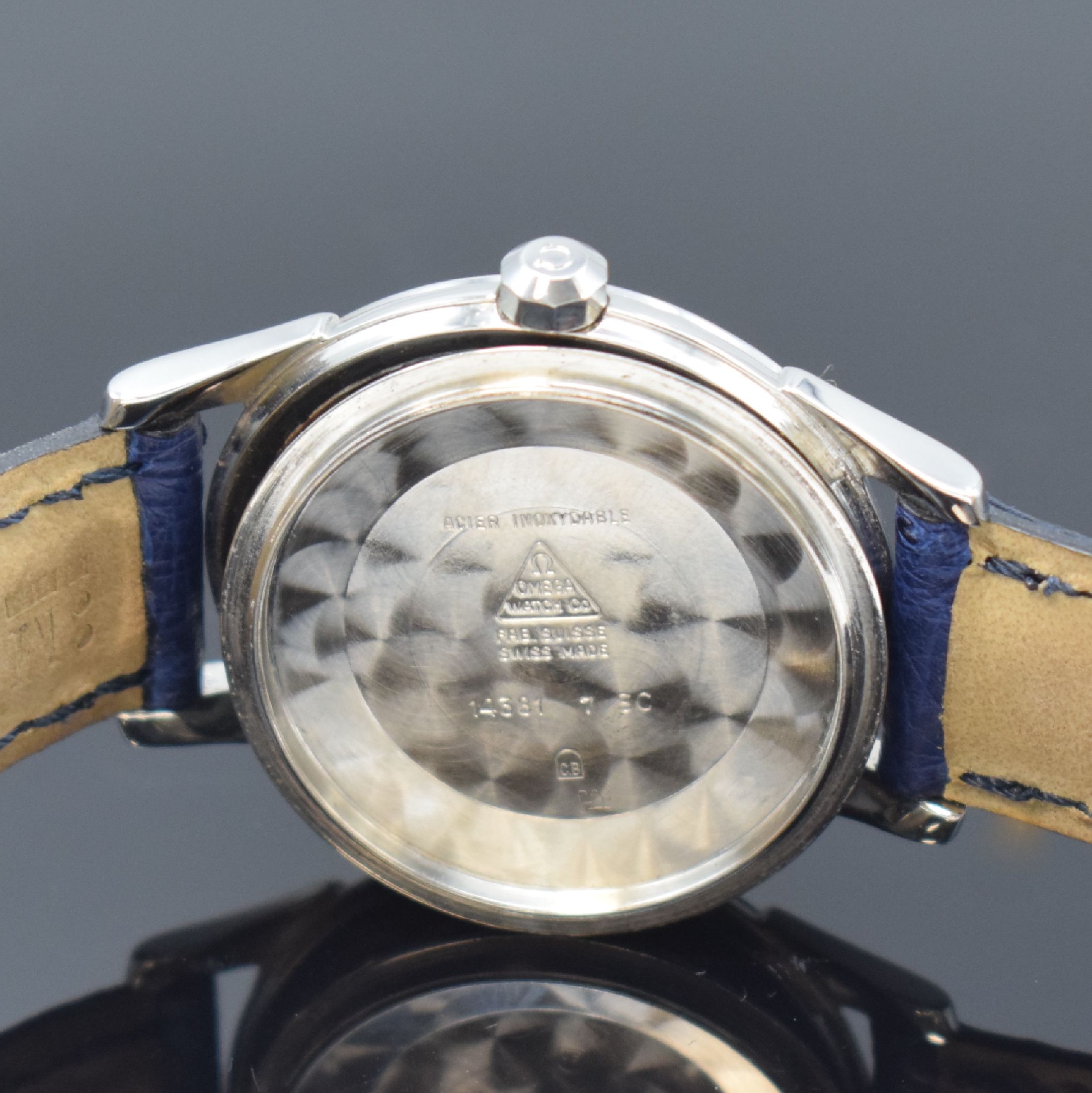Detail e: OMEGA Constellation Chronometer Armbanduhr in Stahl Referenz 14381 7 SC, Schweiz um 1961, Automatik, 3-teil. Gehäuse, Boden m. Gold- Plakette ...