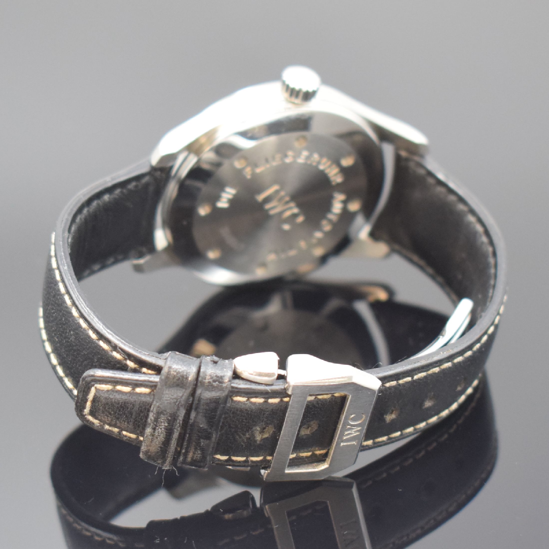 Detail b: IWC "Die Fliegeruhr" Mark XV Referenz 3253, Schweiz um 2005, Automatik, verschr. Stahlgeh., orig. Lederband m. orig. Faltschl., schwarzes ...