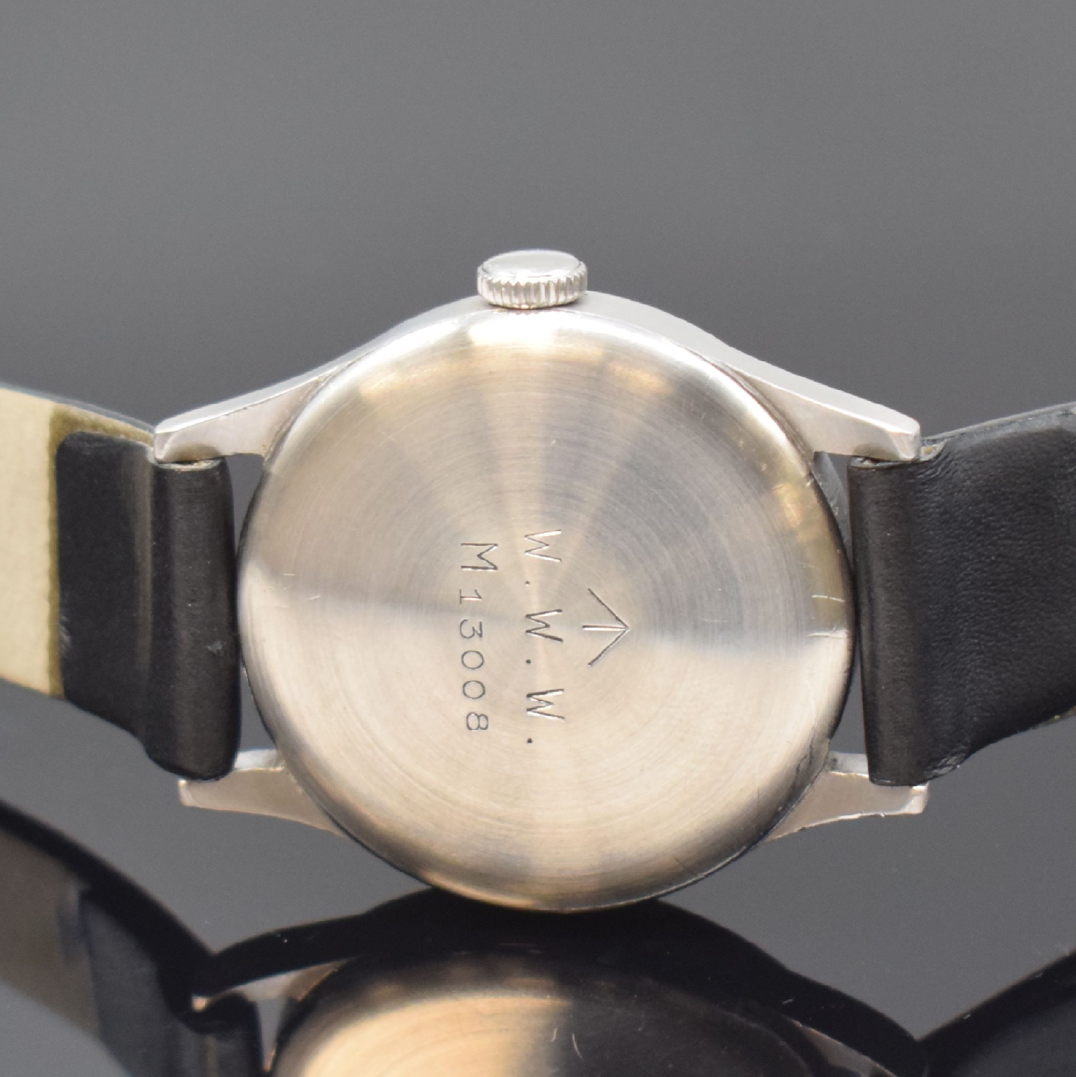Detail c: IWC Mark X seltene Fliegeruhr der Royal Air Force, Schweiz um 1944, Handaufzug, Boden m. entspr. milit. Gravur aufgedr., Zeiger- Leuchtmasse ern., ...