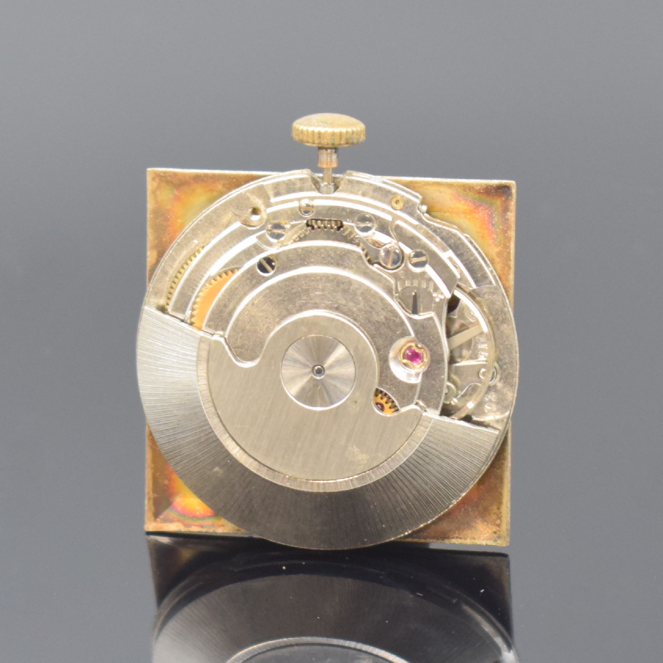 Detail d: GIGANDET Armbanduhr in GG 750/000, Schweiz um 1968, Automatik, 2-teil. Gehäuse, Boden aufgedr., silb. Zifferbl. m. aufges. Std.- Ind., gold. Zeiger, ...