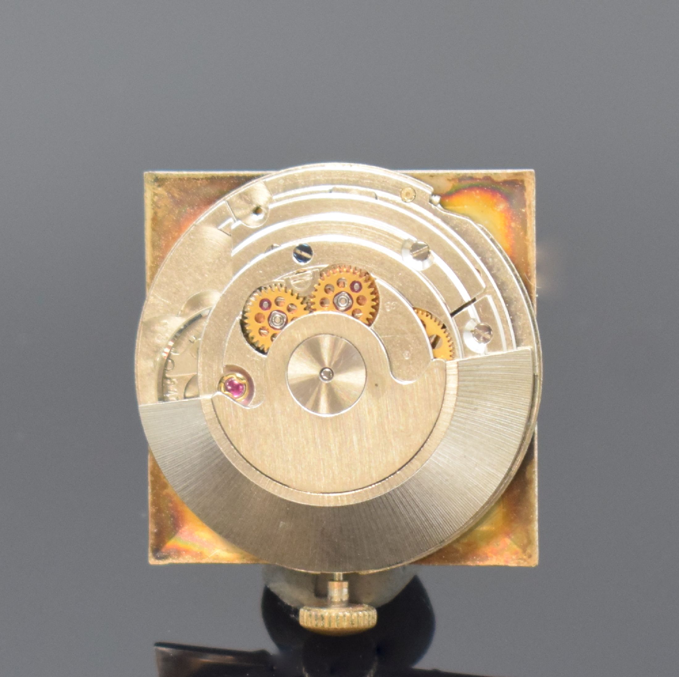 Detail e: GIGANDET Armbanduhr in GG 750/000, Schweiz um 1968, Automatik, 2-teil. Gehäuse, Boden aufgedr., silb. Zifferbl. m. aufges. Std.- Ind., gold. Zeiger, ...