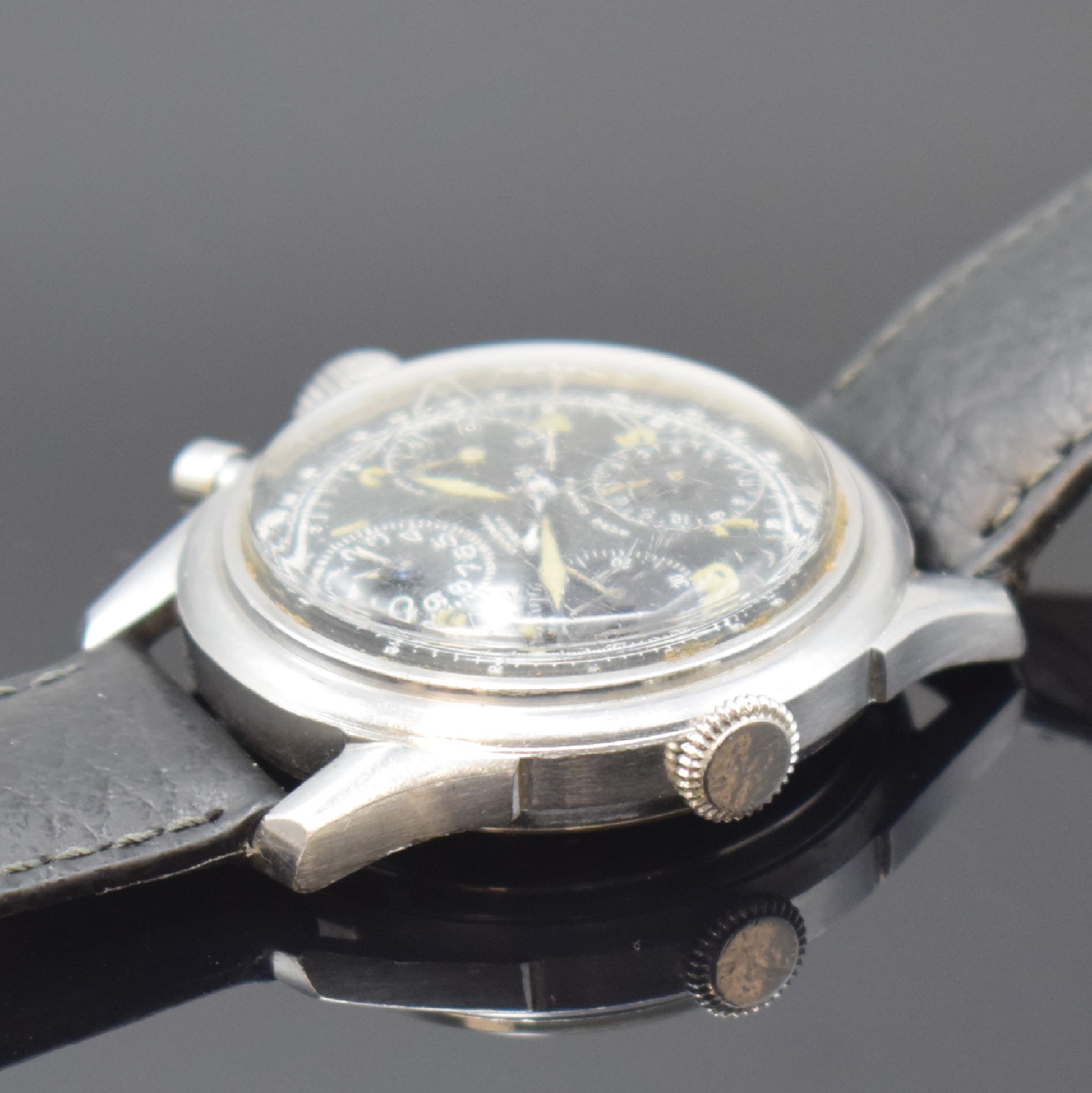 Detail c: UNIVERSAL GENEVE Aero Compax Chronograph Referenz 22290, Schweiz um 1950, Handaufzug, 2-teil. Geh. in Stahl, sign. Boden geschr., rest. Zifferbl., ...