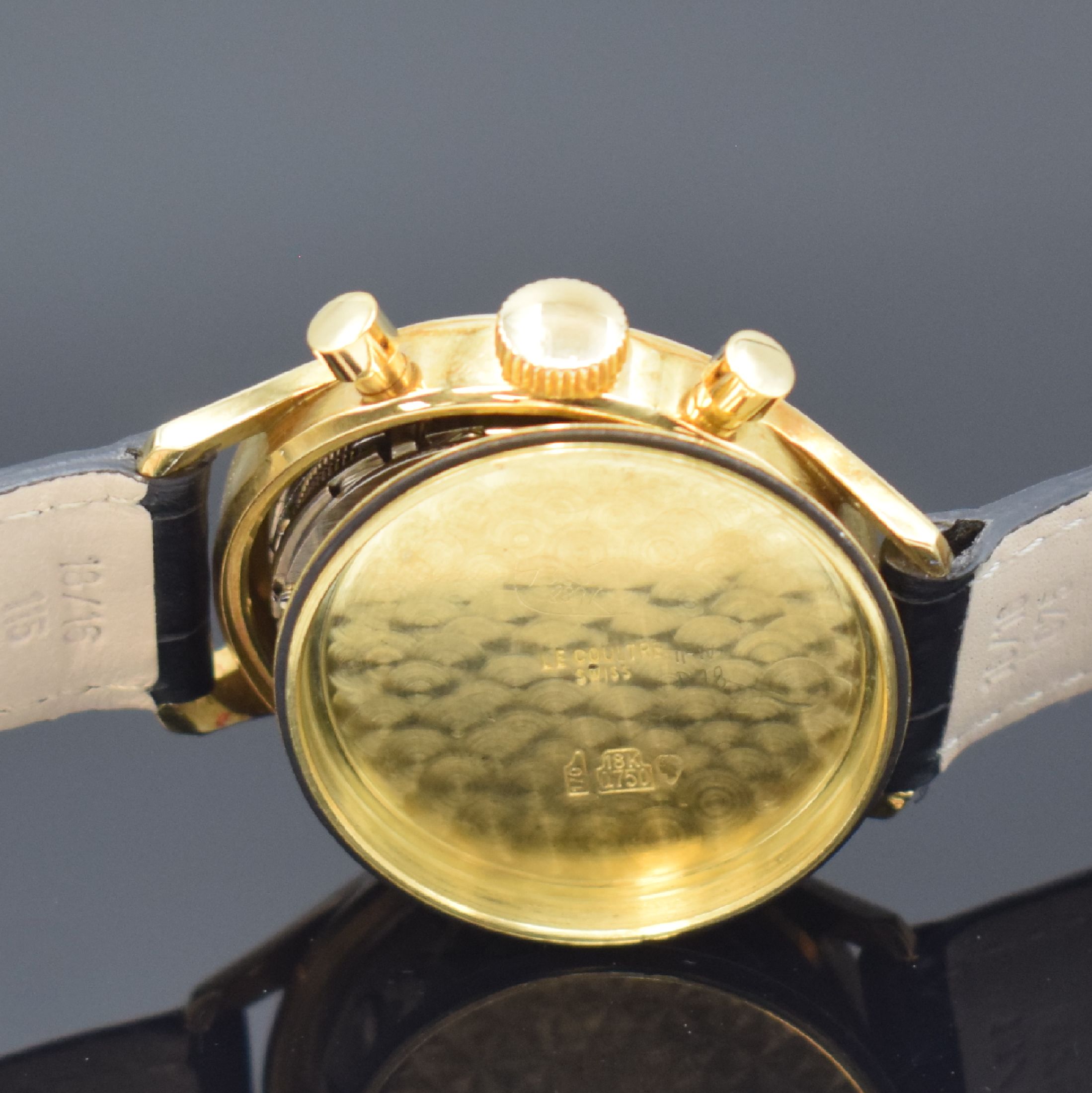 Detail e: LeCoultre Armbandchronograph in GG 750/000 mit Kaliber Valjoux 72, Schweiz um 1970, Handaufzug, 2-teil. Gehäuse, Boden m. Ref. 8415 geschr., rest. ...
