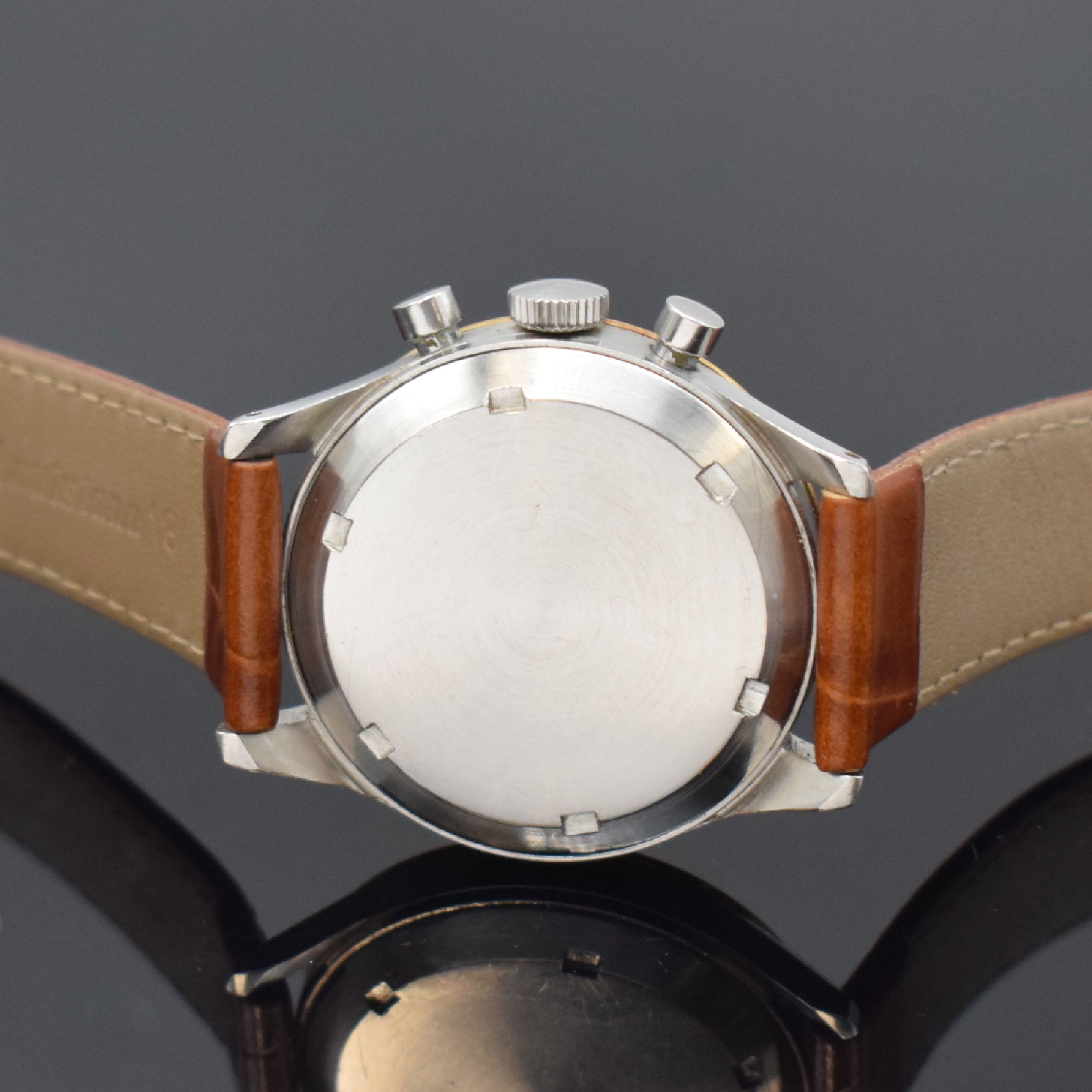 Detail d: OMEGA seltene Herrenarmbanduhr mit Chronograph Referenz 2451 174 / Kaliber CHRO C12 T2PC,Schweiz um 1947, Handaufzug, 2-teil. Gehäuse in Stahl, ...