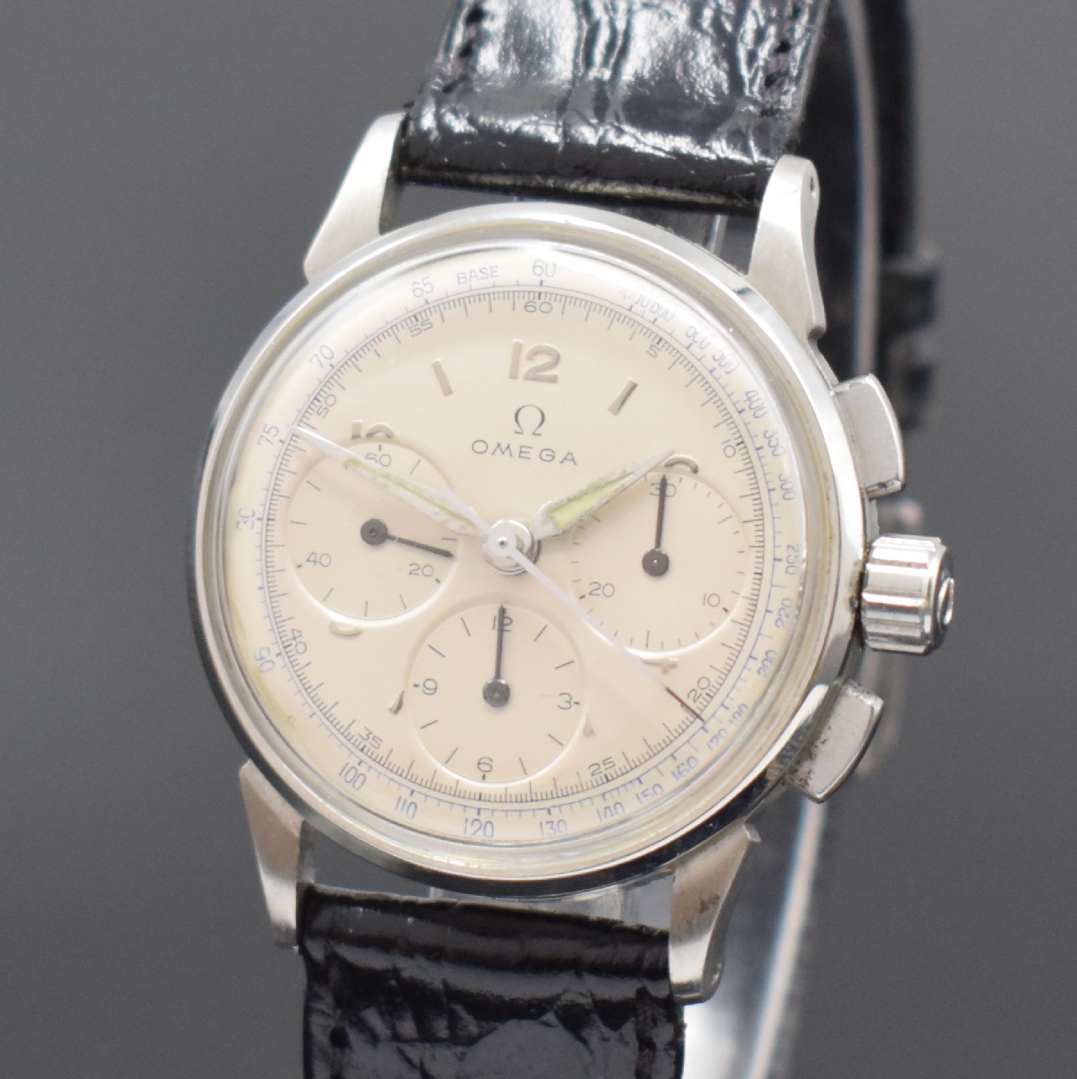 Detail a: OMEGA seltene Armbanduhr mit Chronograph Referenz 2277-1 / Kaliber CHRO C12 T1PC, Schweiz um 1944, Handaufzug, 3-teil. Gehäuse in Stahl, Boden u. ...