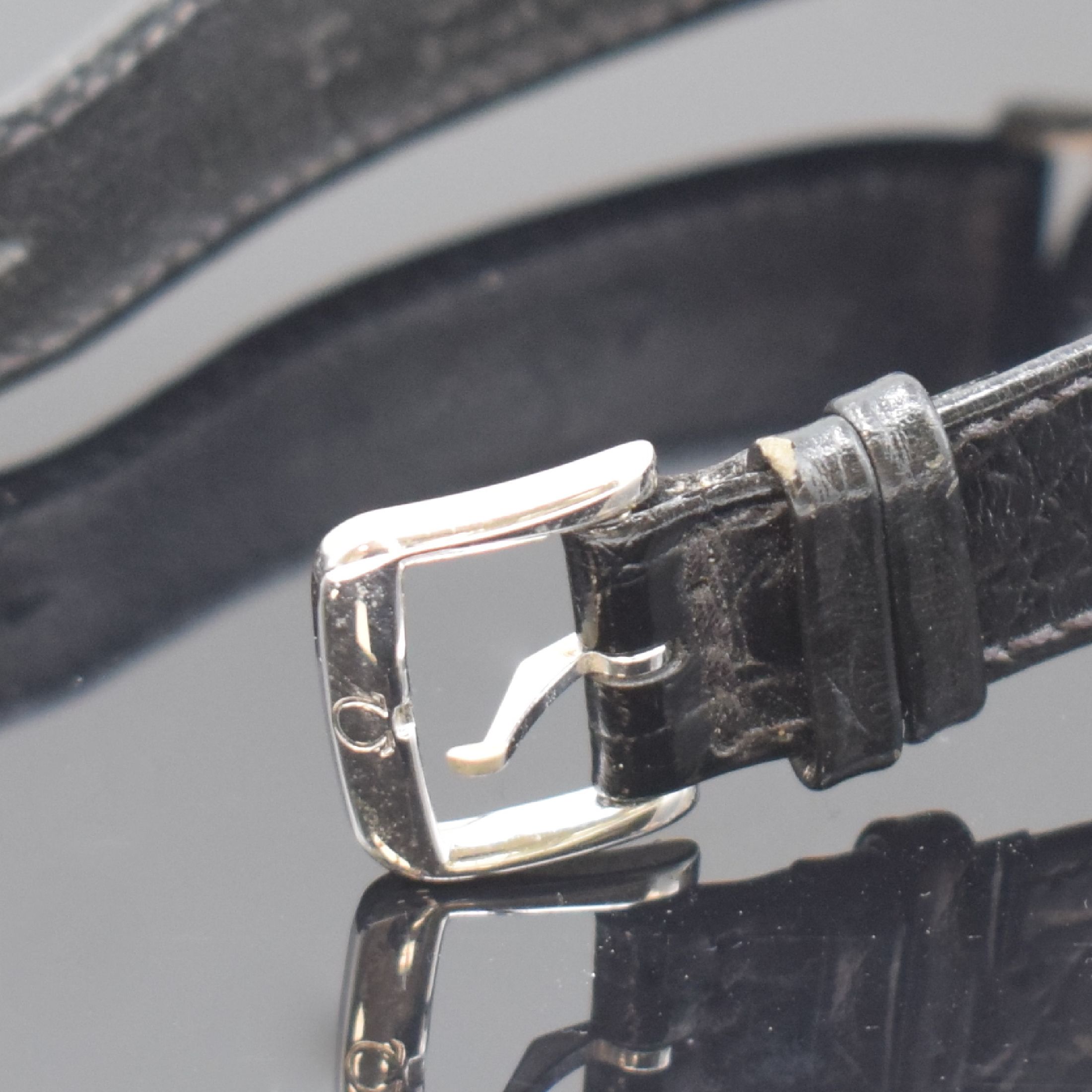 Detail b: OMEGA seltene Armbanduhr mit Chronograph Referenz 2277-1 / Kaliber CHRO C12 T1PC, Schweiz um 1944, Handaufzug, 3-teil. Gehäuse in Stahl, Boden u. ...
