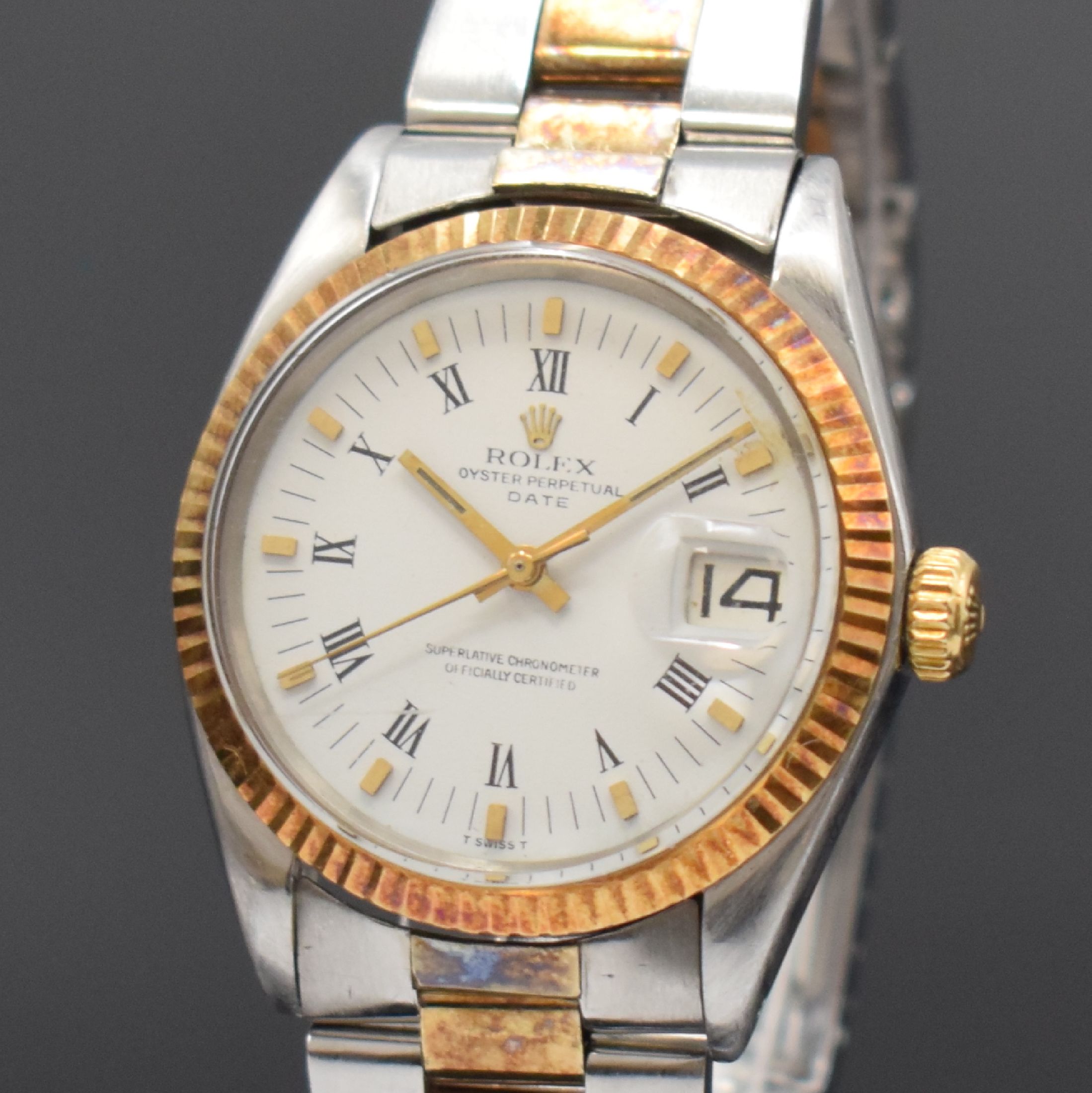 Detail a: ROLEX Oyster Perpetual Date Referenz 1500 Herrenarmbanduhr, Schweiz um 1970, Automatik, Chronometer der Superlative in Edelstahl und Gold kombiniert ...