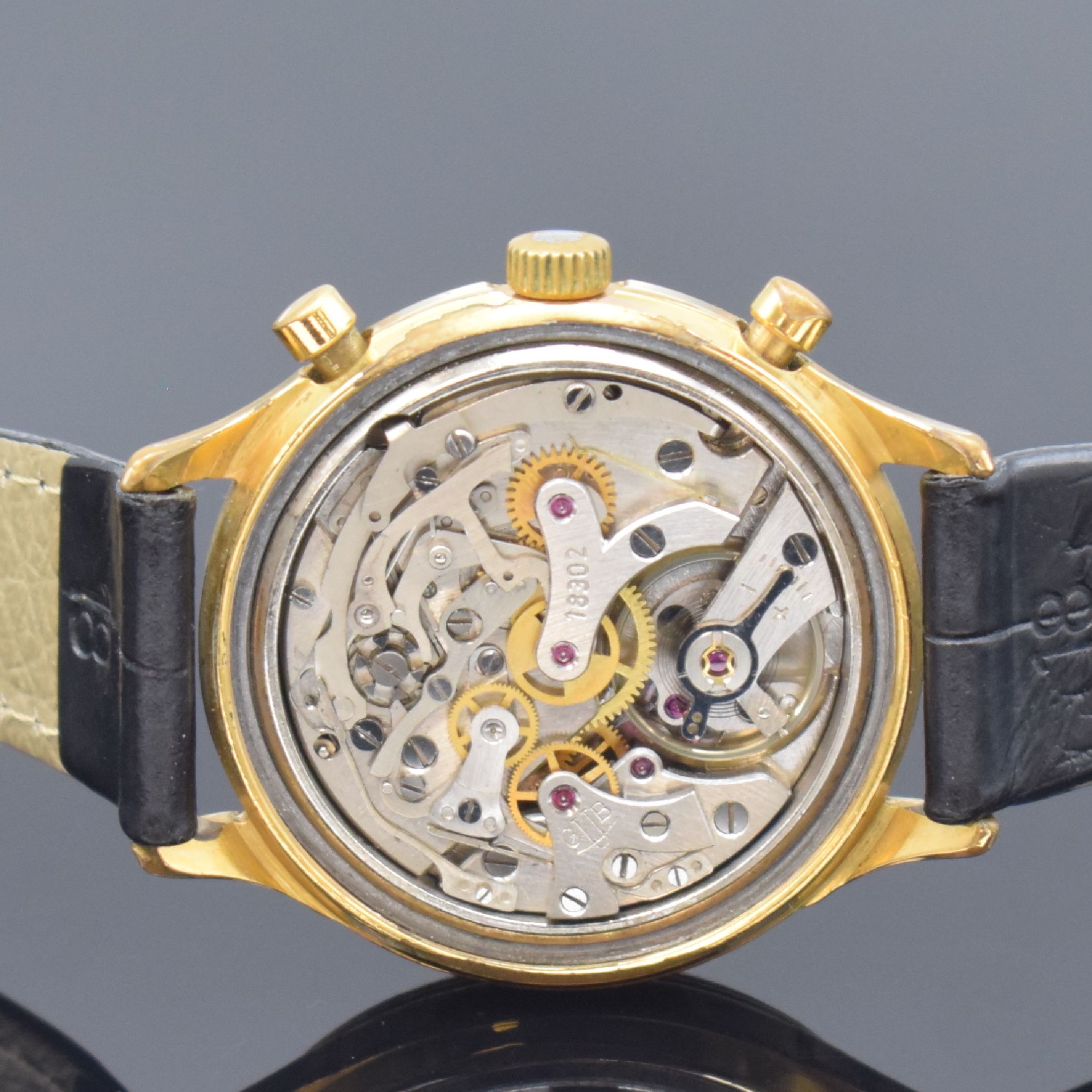 Detail d: GUB Schaltradchronograph mit Flyback-Funktion Kaliber 64, Deutschland um 1960, Handaufzug, verg. Geh., Stahlboden geschr., rest. Zifferbl., 30 ...
