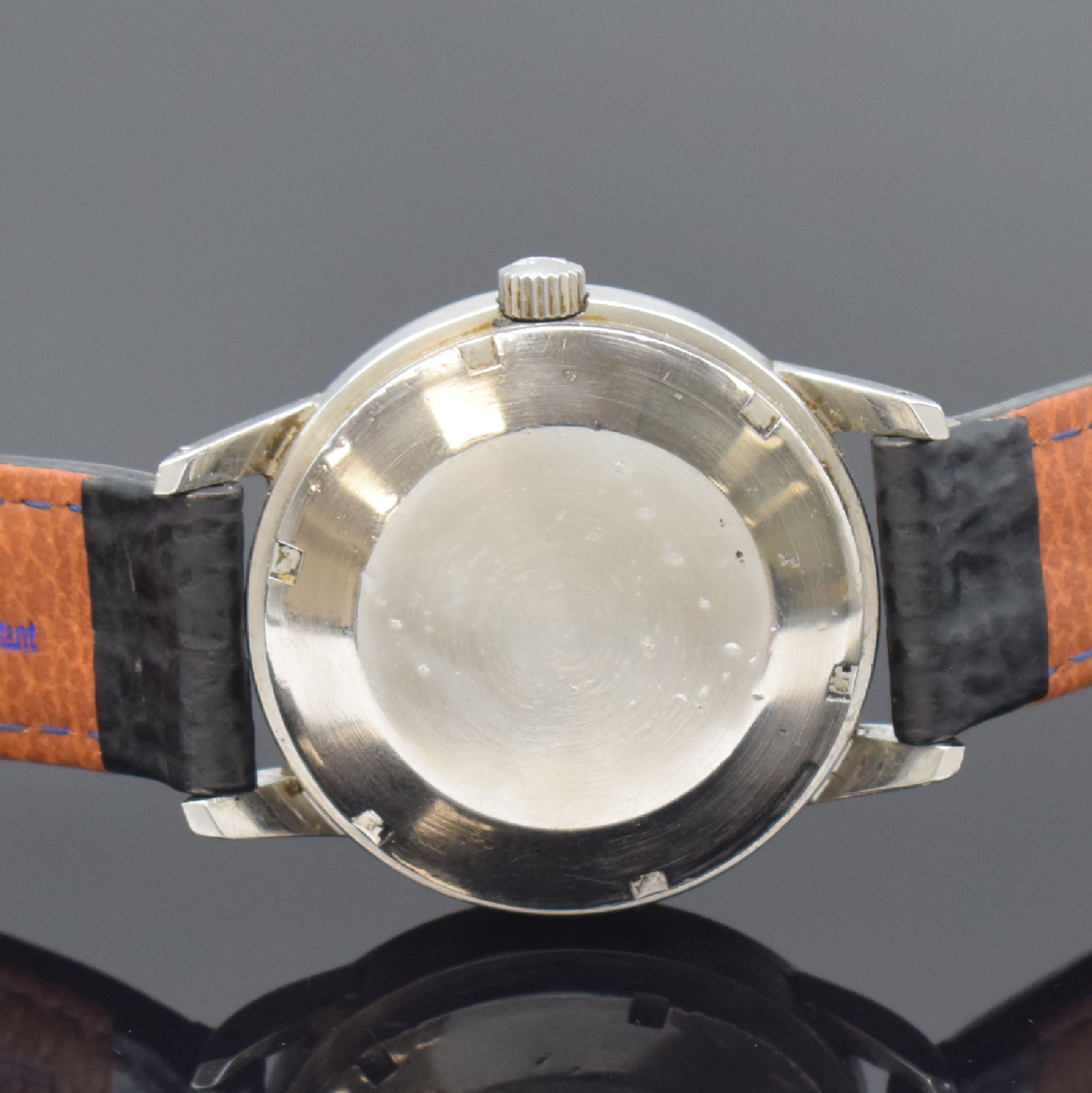 Detail d: IWC Ingenieur Herrenarmbanduhr Referenz 666, Schweiz um 1964, Automatik, Stahlgehäuse mit Weicheiseninnenschale, Boden geschr., silb. Zifferbl. m. ...