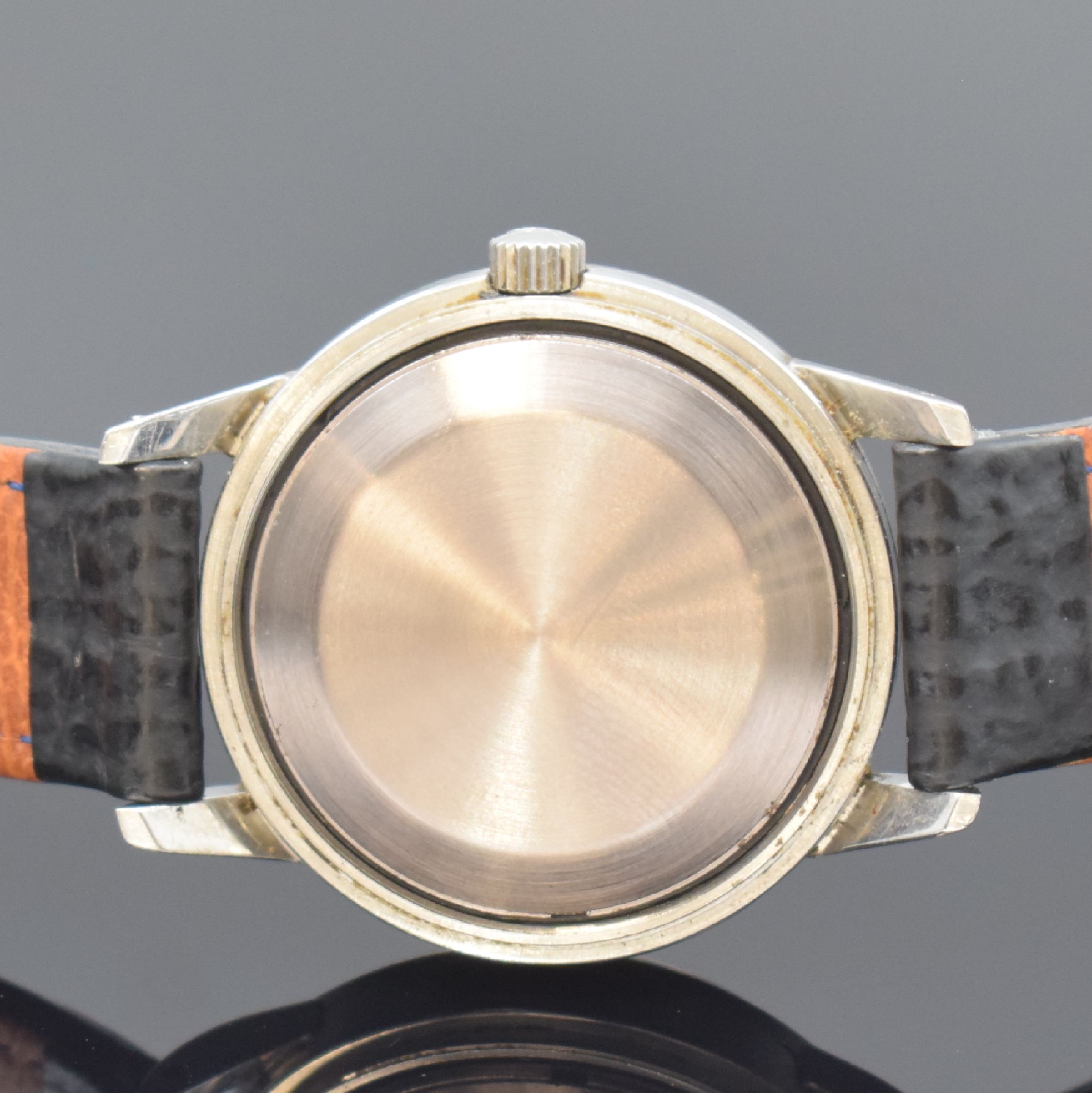 Detail e: IWC Ingenieur Herrenarmbanduhr Referenz 666, Schweiz um 1964, Automatik, Stahlgehäuse mit Weicheiseninnenschale, Boden geschr., silb. Zifferbl. m. ...
