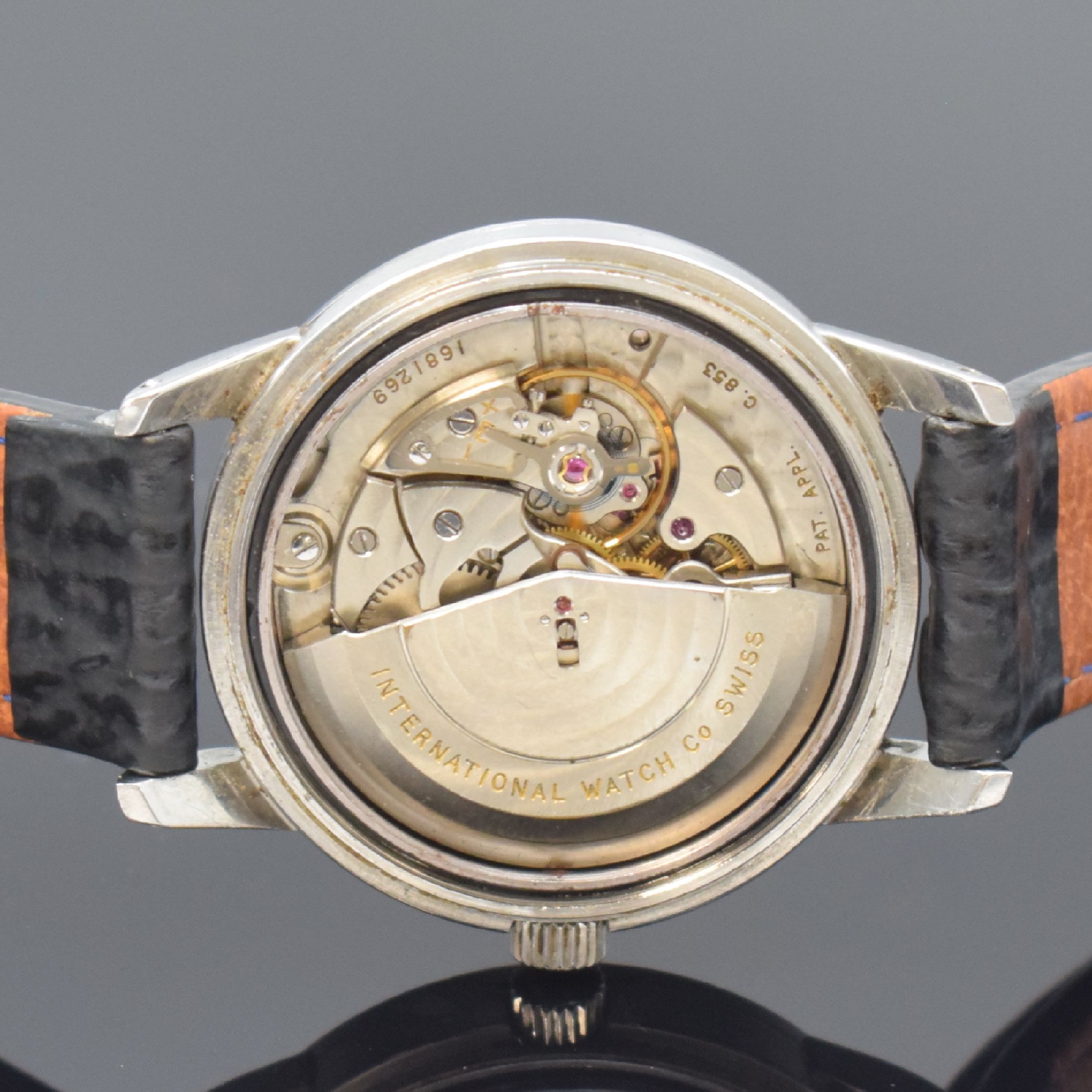 Detail g: IWC Ingenieur Herrenarmbanduhr Referenz 666, Schweiz um 1964, Automatik, Stahlgehäuse mit Weicheiseninnenschale, Boden geschr., silb. Zifferbl. m. ...