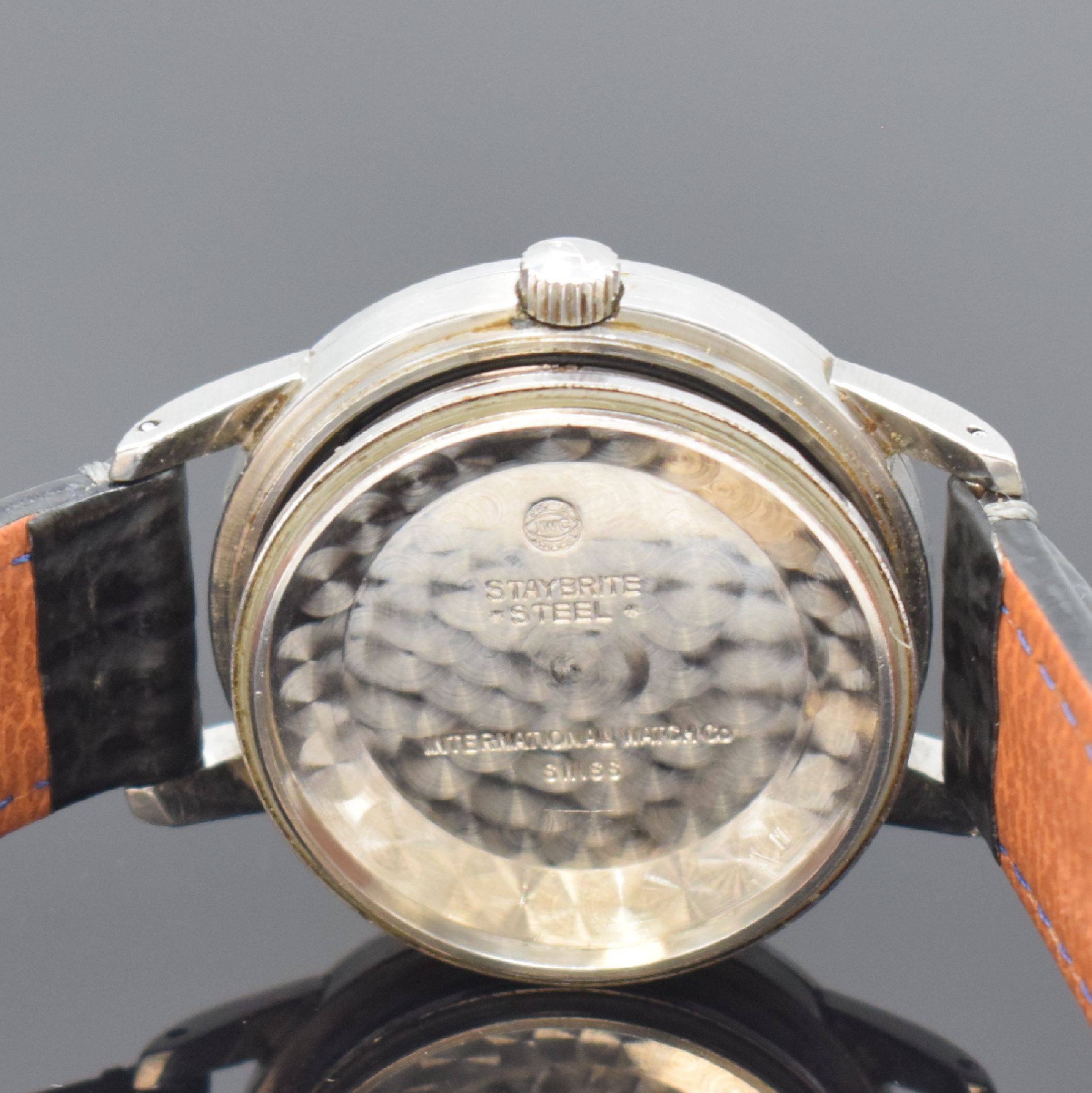 Detail h: IWC Ingenieur Herrenarmbanduhr Referenz 666, Schweiz um 1964, Automatik, Stahlgehäuse mit Weicheiseninnenschale, Boden geschr., silb. Zifferbl. m. ...