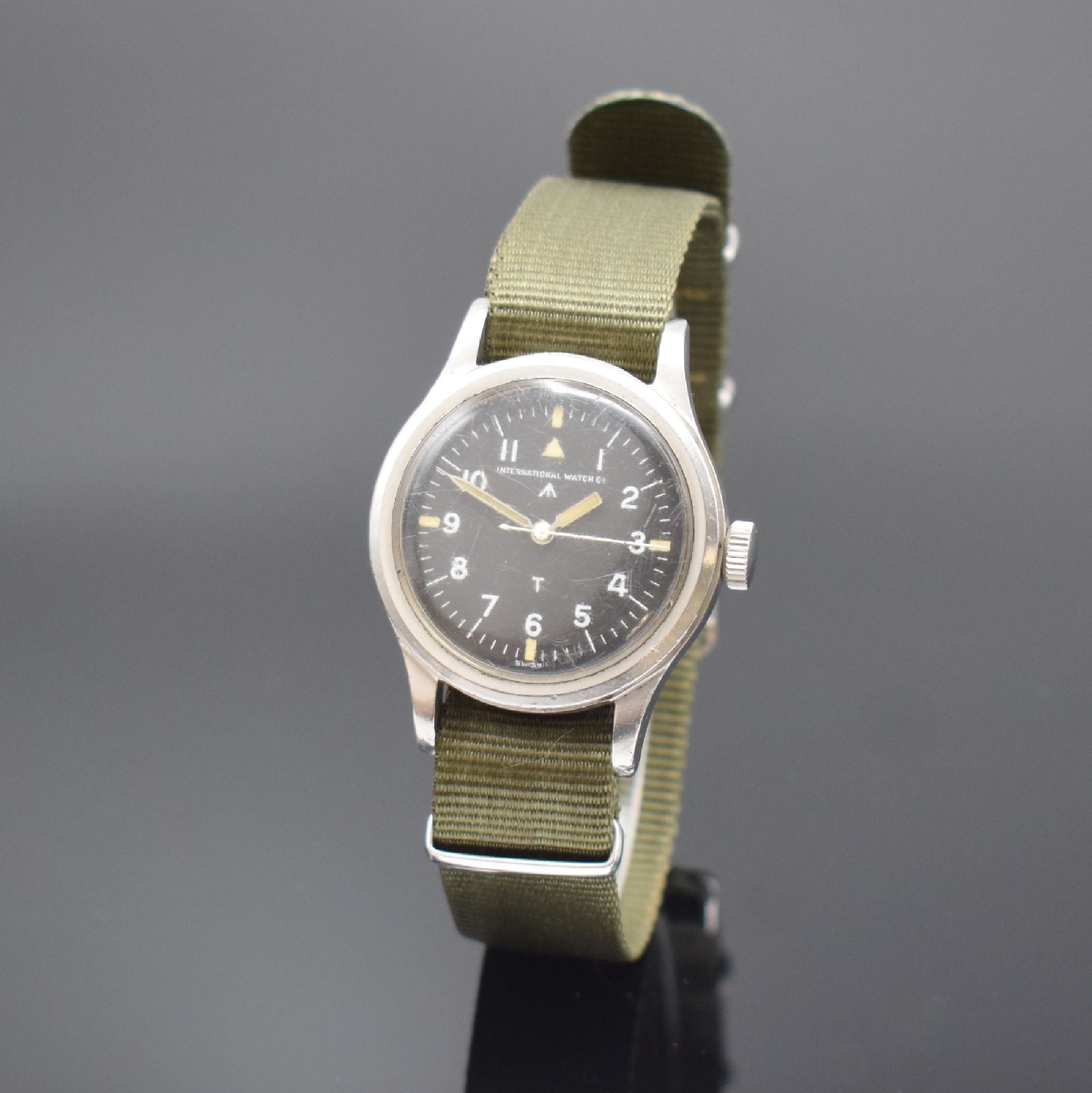 IWC Mark XI Fliegeruhr der Royal Air Force, Schweiz um 1951, Handaufzug, Stahlgeh. m. Weicheisen-Innengehäuse, Boden geschr., schwarzes ...