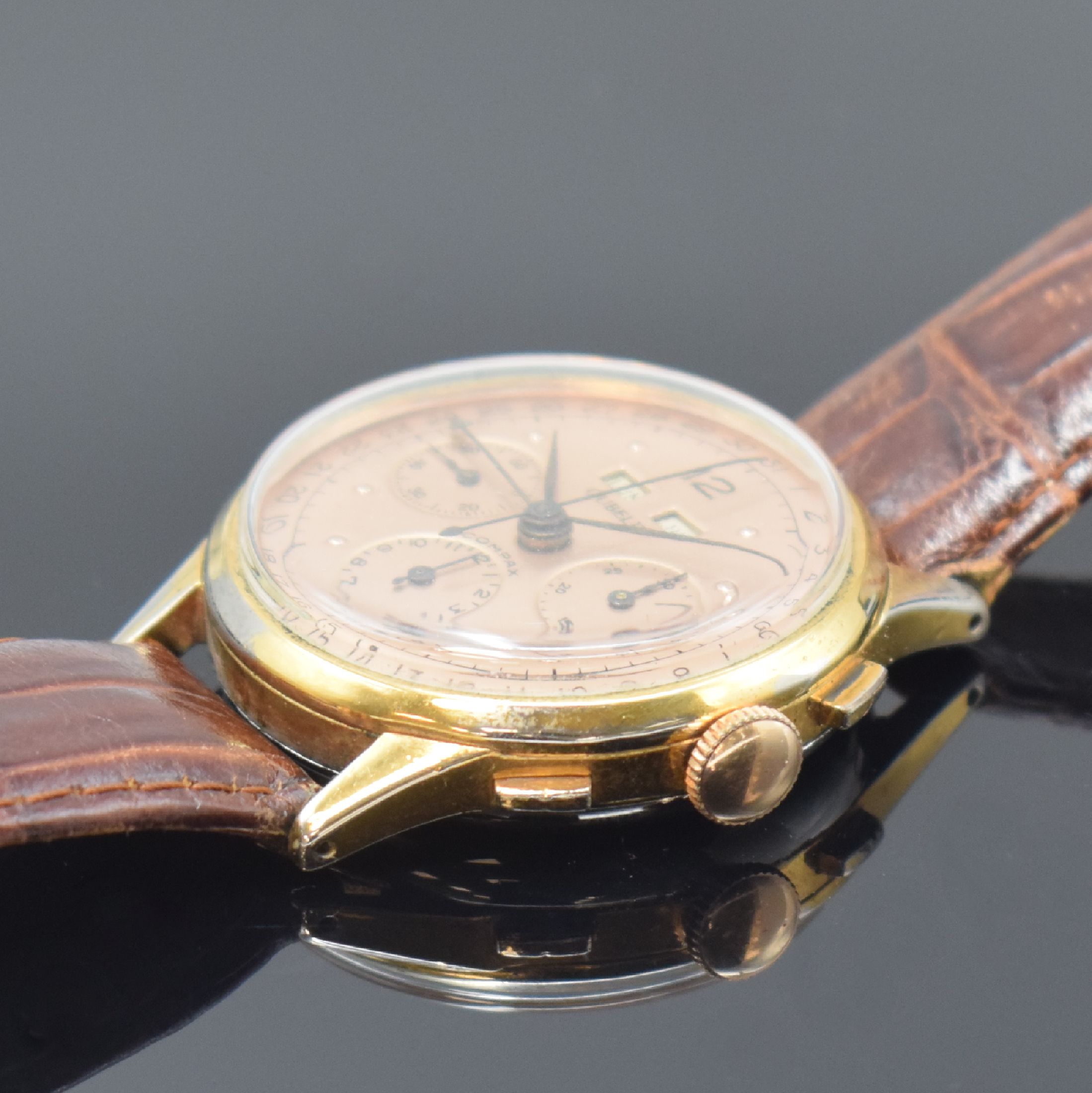 Detail b: GÜBELIN Herrenarmbanduhr mit Chronograph Kaliber Valjoux 72C Referenz 3125, Schweiz um 1945, Handaufzug, 2-teil. verg. Gehäuse, Stahlboden ...