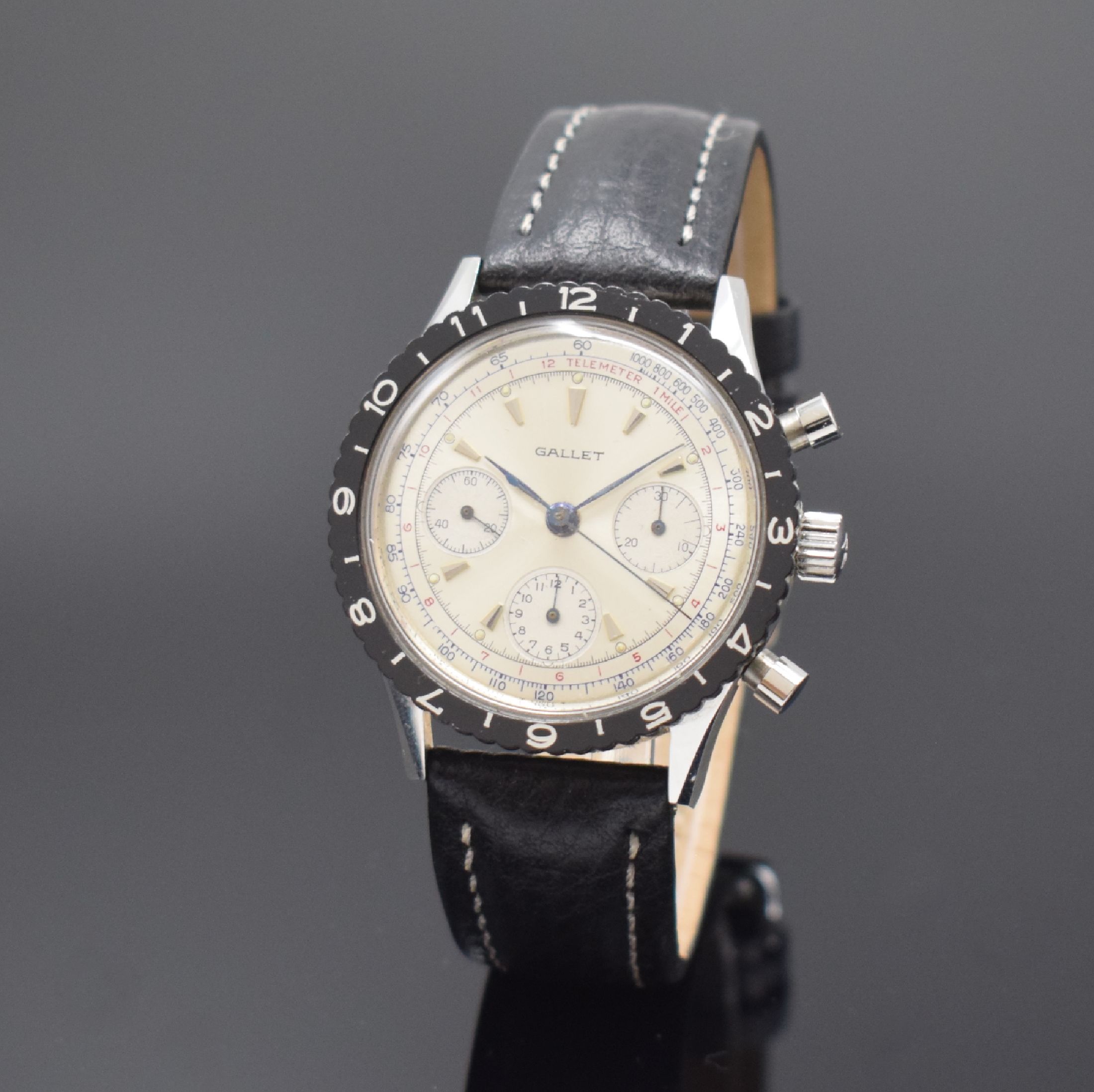 Herrenchronograph mit Kaliber Valjoux 72, Schweiz um 1968, Handaufzug, 2-teil. Stahlgeh., geschr. Boden sign. Gallet, silb. Zifferbl. m. aufges. ...