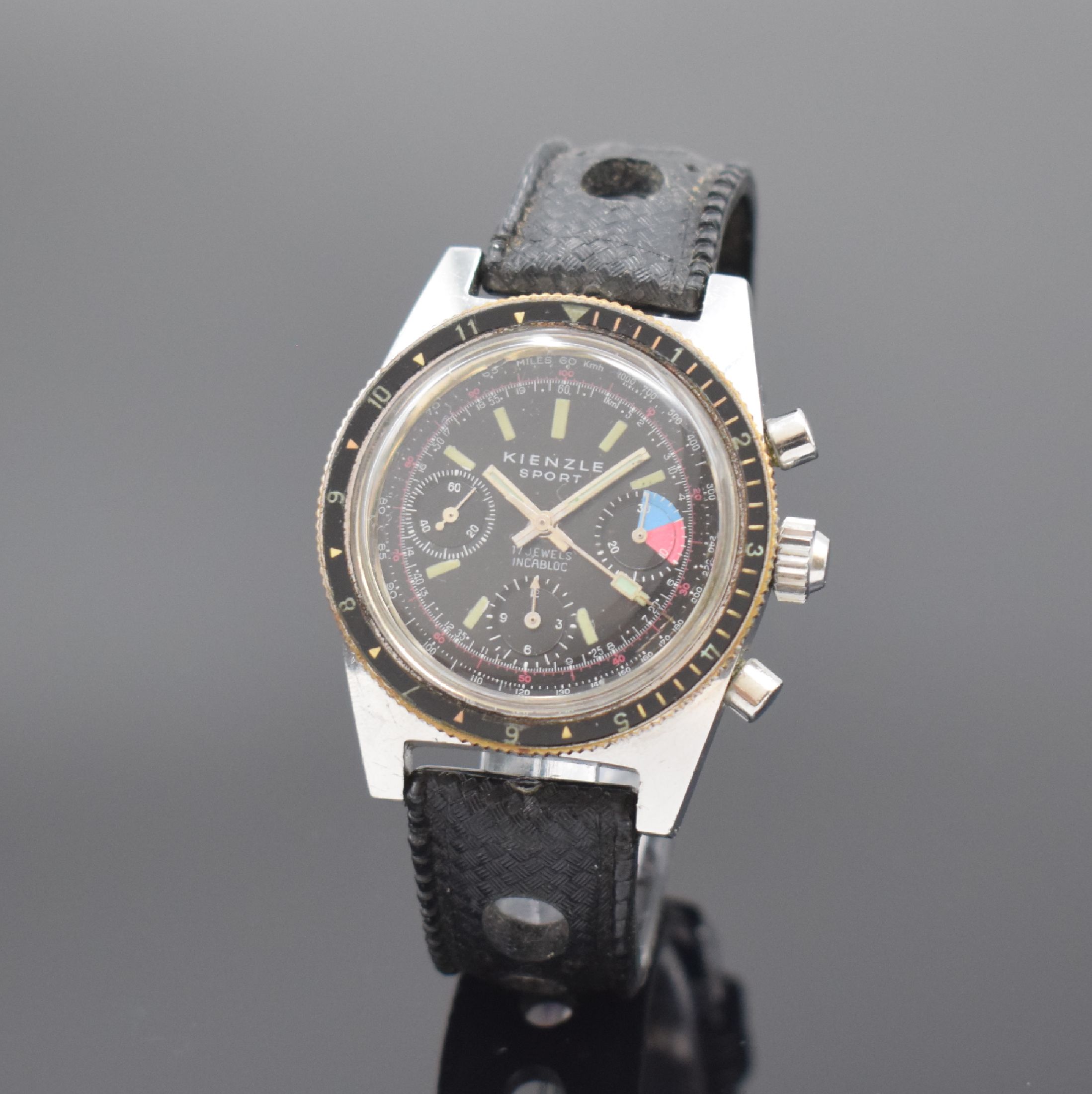 KIENZLE Sport Chronograph mit Kaliber Valjoux 72, Schweiz/Deutschland um 1968, Handaufzug, Edelstahlgeh., Boden u. Krone geschr., verchr. Lünette m. ...