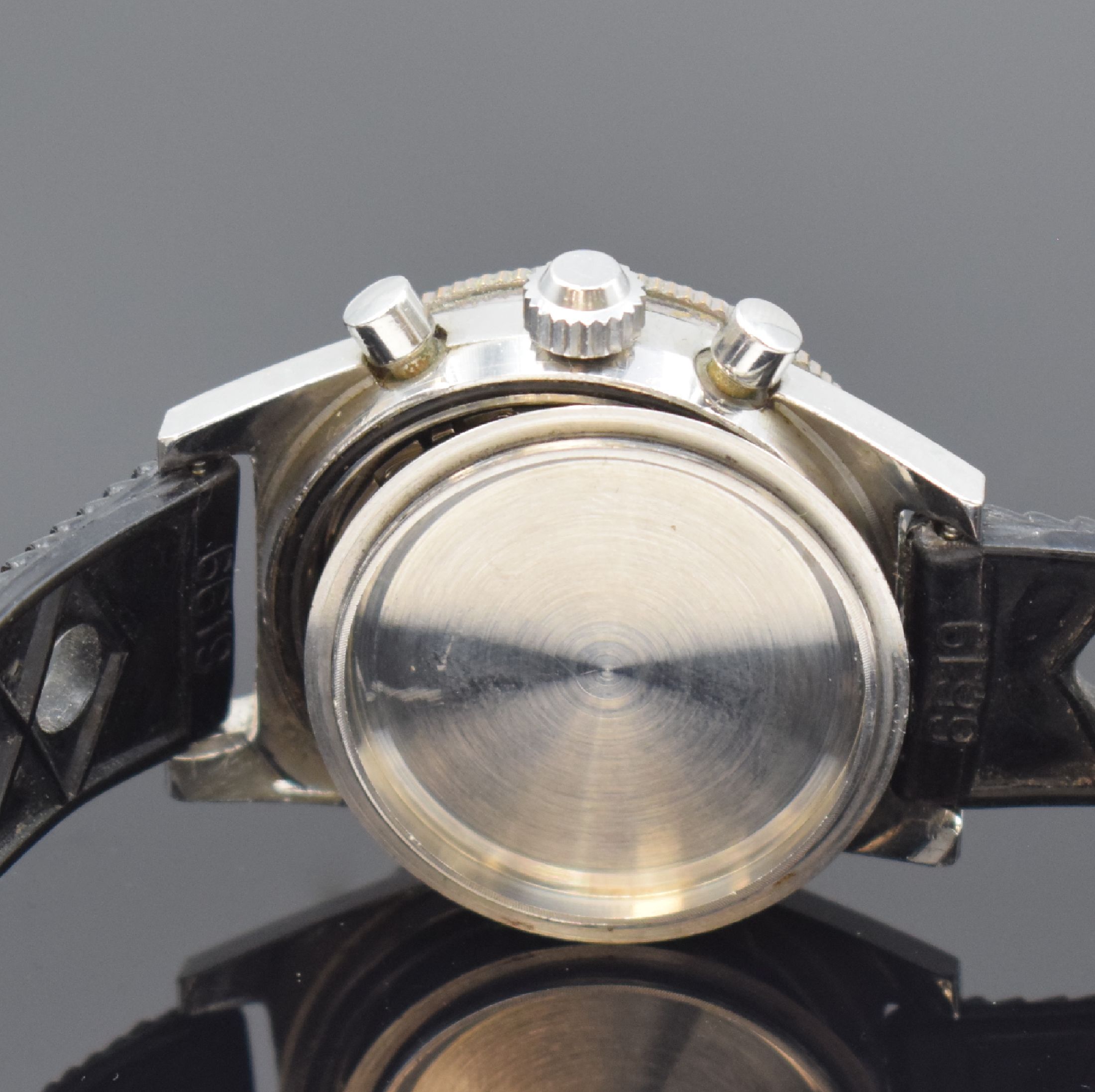 Detail e: KIENZLE Sport Chronograph mit Kaliber Valjoux 72, Schweiz/Deutschland um 1968, Handaufzug, Edelstahlgeh., Boden u. Krone geschr., verchr. Lünette m. ...
