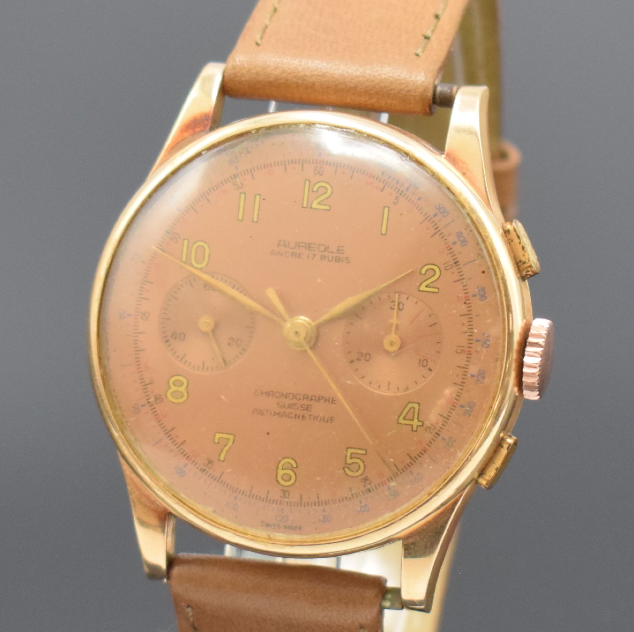 Detail a: CHRONOGRAPHE SUISSE / AUREOLE Herrenarmbanduhr mit Chronograph in RG 750/000, Schweiz um 1950, Handaufzug, 3-teil. Geh., Boden u. Glasrand aufgedr., ...