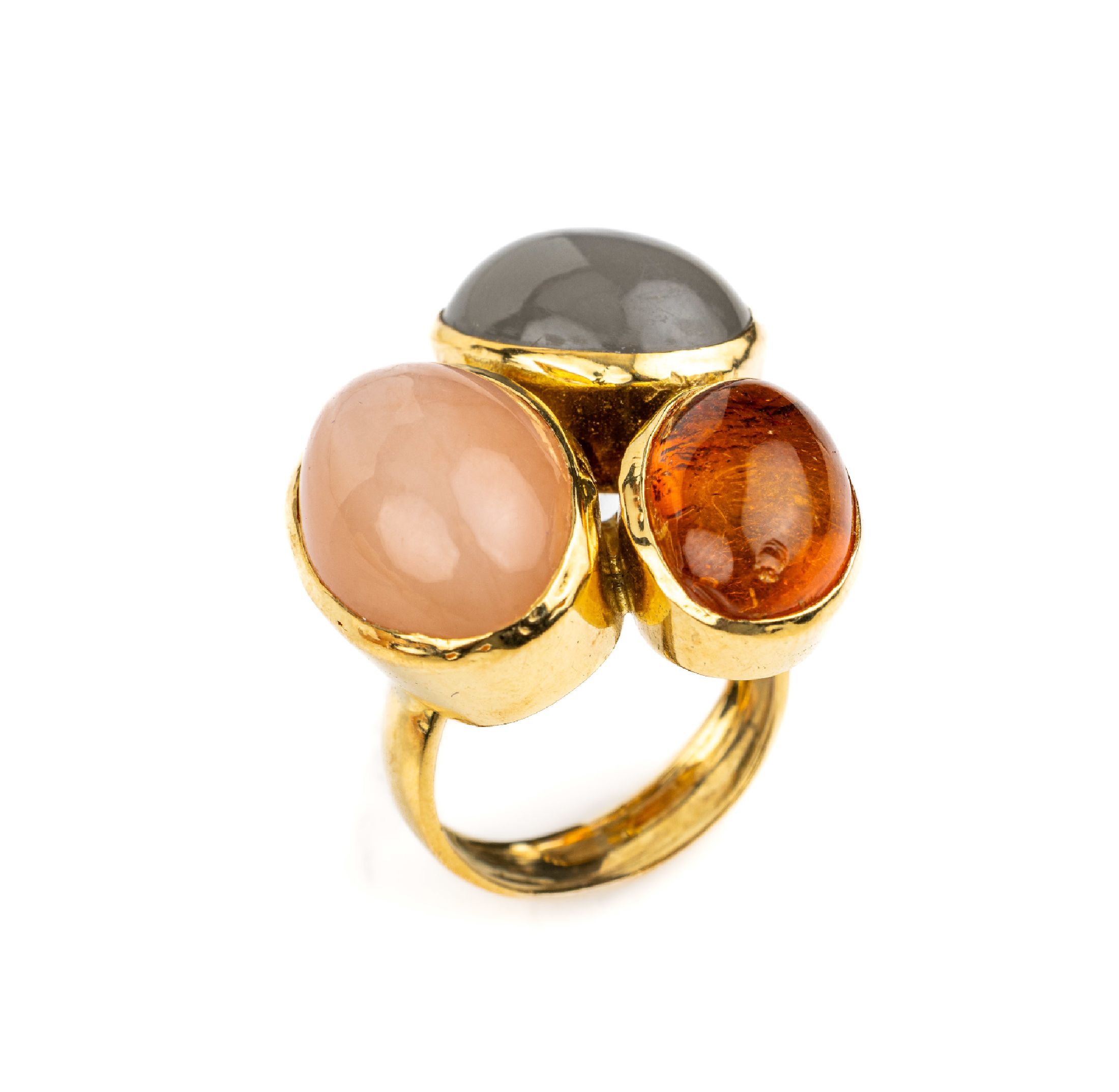 18 kt Gold Mondstein-Bernstein-Ring, GG 750/000, 2 ovale Mondsteincabochons, 1 x grau 1 x zartrosa, 1 ovaler Bernsteincabochon, RW 54, ca. 15.3 g