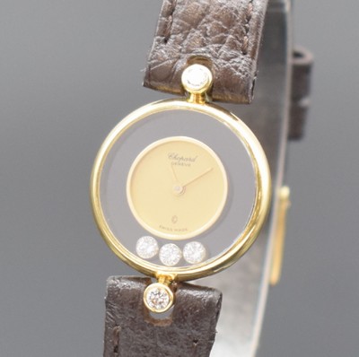 26661532a - CHOPARD Happy Diamonds ladies wristwatch in 18k yellow gold reference 4070, quartz, pressed down case, around central gilded dial 3 movable diamonds on black bottom, neutral leather strap with original gold- plated buckle, rear site hand-setting, diameter approx. 20,5 mm, condition 2-3