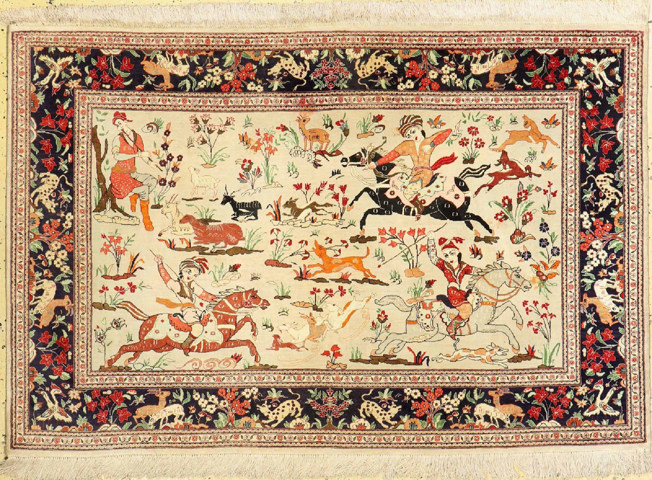 Ghom Seide fein, Persien, um 1960, reine Naturseide, ca. 100 x 150 cm, EHZ: 1-2(kleine Flecken)