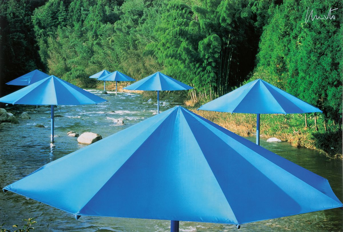 Detail d: Christo, 1935-2020, Öffset/Karton, "The Umbrellas Japan-USA 1984- 91-Ibaraki, Japan Site", handsigniert, nur wenige handsignierte ...