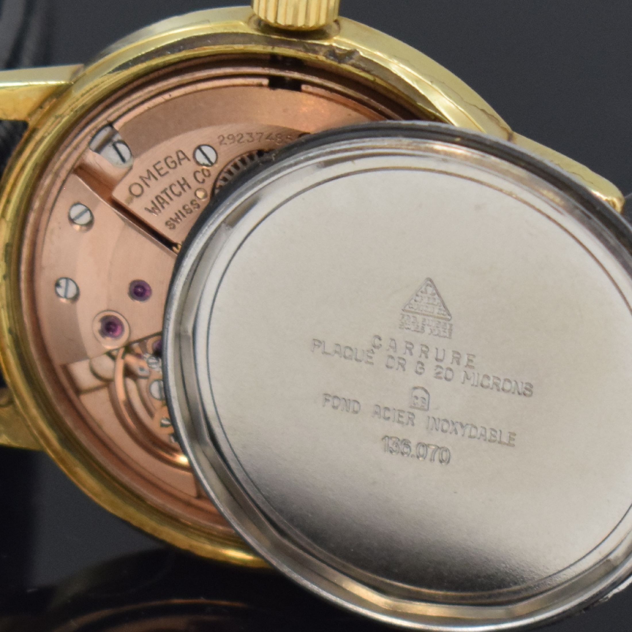 Detail f: OMEGA Geneve vergoldete Armbanduhr Referenz 136.070, Schweiz um 1969, Handaufzug, Boden verschr., silb. Zifferbl. fl., aufgel. Std.- Ind., gold. ...