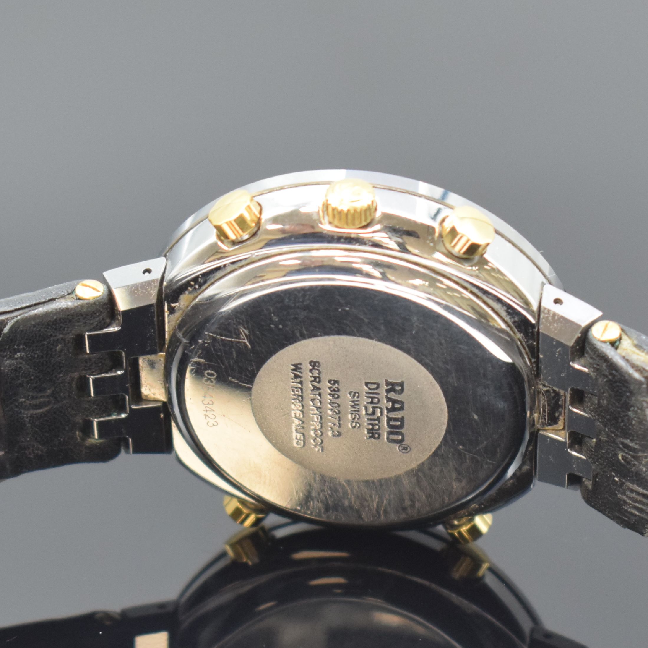 Detail d: RADO Herrenarmbanduhr mit Chronograph Serie Diastar, Schweiz um 1995, quarz, Ref. 539.0377.3, kratzfestes Stahlgeh., Boden aufgedr., orig. Lederband ...