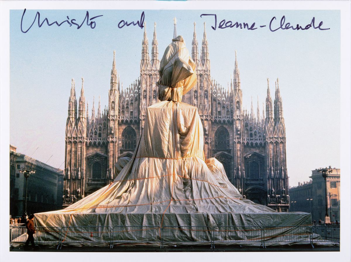 Christo und Jean-Claude, Konvolut aus 3 Offsets aus drei verschiedenen Projekten "Wrapped Reichstag, Berlin ", 1971-95, handsign., von ...