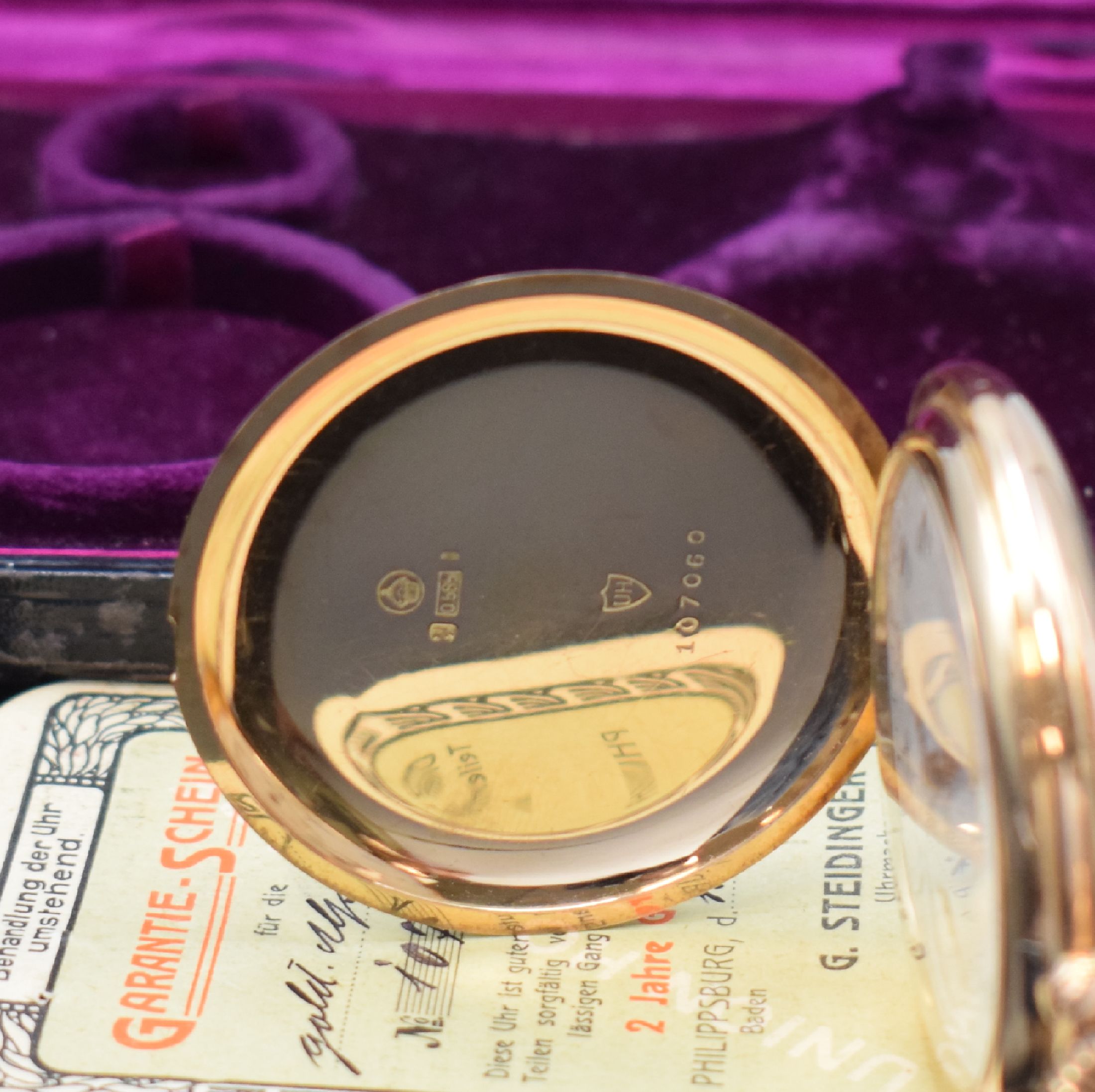 Detail a: ALPINA Precision Union Horologere Herrensavonette in RG 585/000 mit Garantieschein und Etui, Schweiz verk. lt. Schein 1912, glattes 3-Deckel Goldgeh. ...