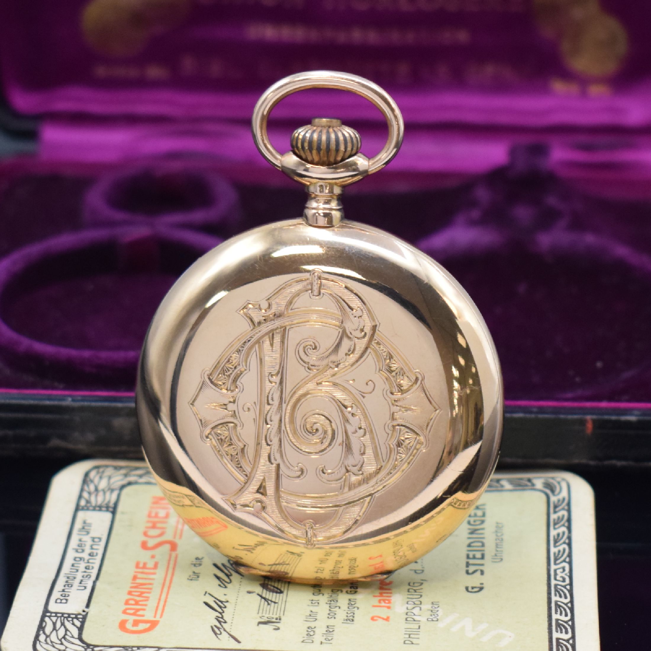 Detail b: ALPINA Precision Union Horologere Herrensavonette in RG 585/000 mit Garantieschein und Etui, Schweiz verk. lt. Schein 1912, glattes 3-Deckel Goldgeh. ...