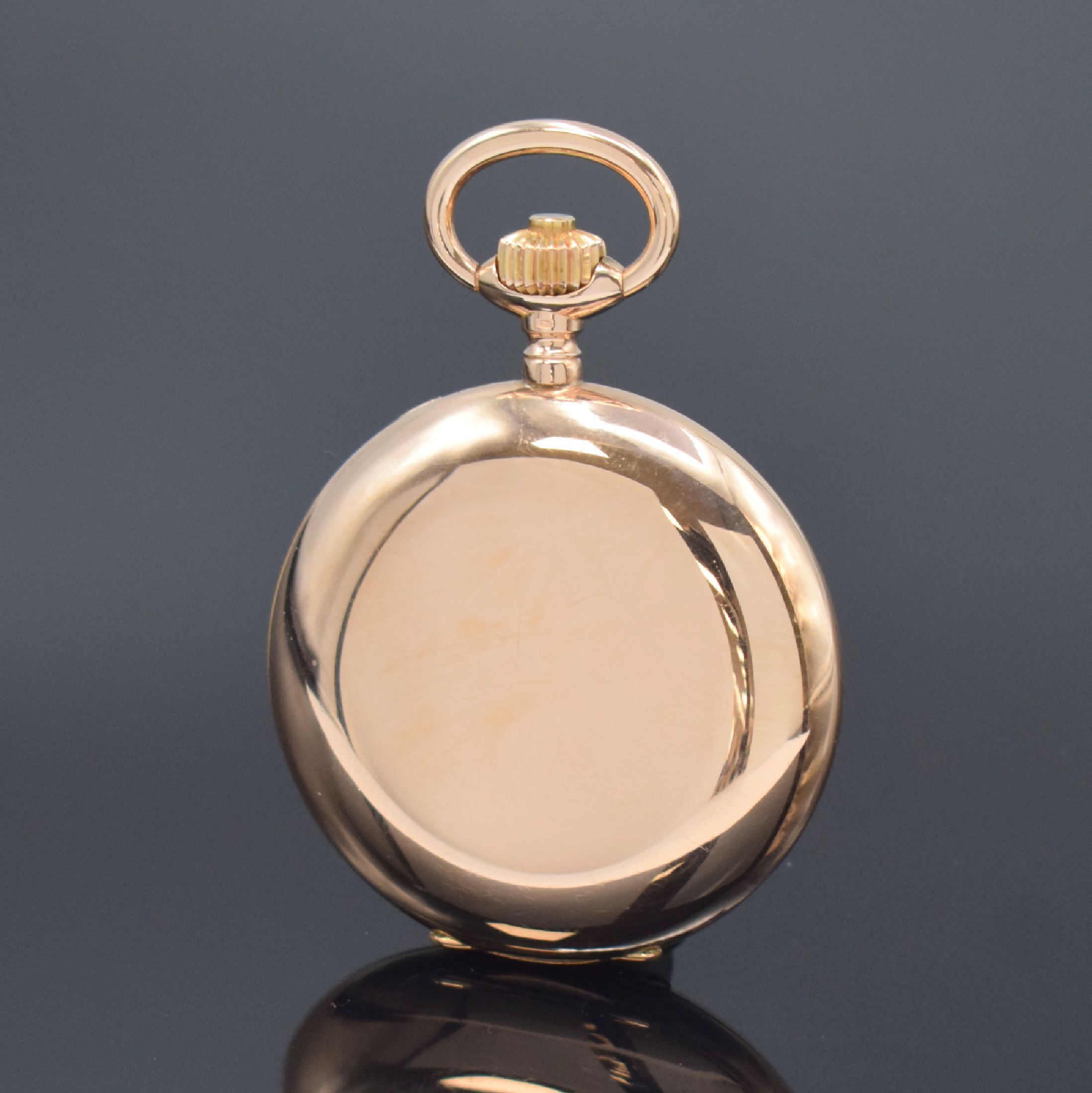 Detail b: Herrensavonette in RG 585/000, Schweiz um 1915, glattes Geh. dell., verg. Cuvette m. Widmung, Emailzifferbl. m. arab. Zahlen, gold. Zeiger, kl. sek. ...