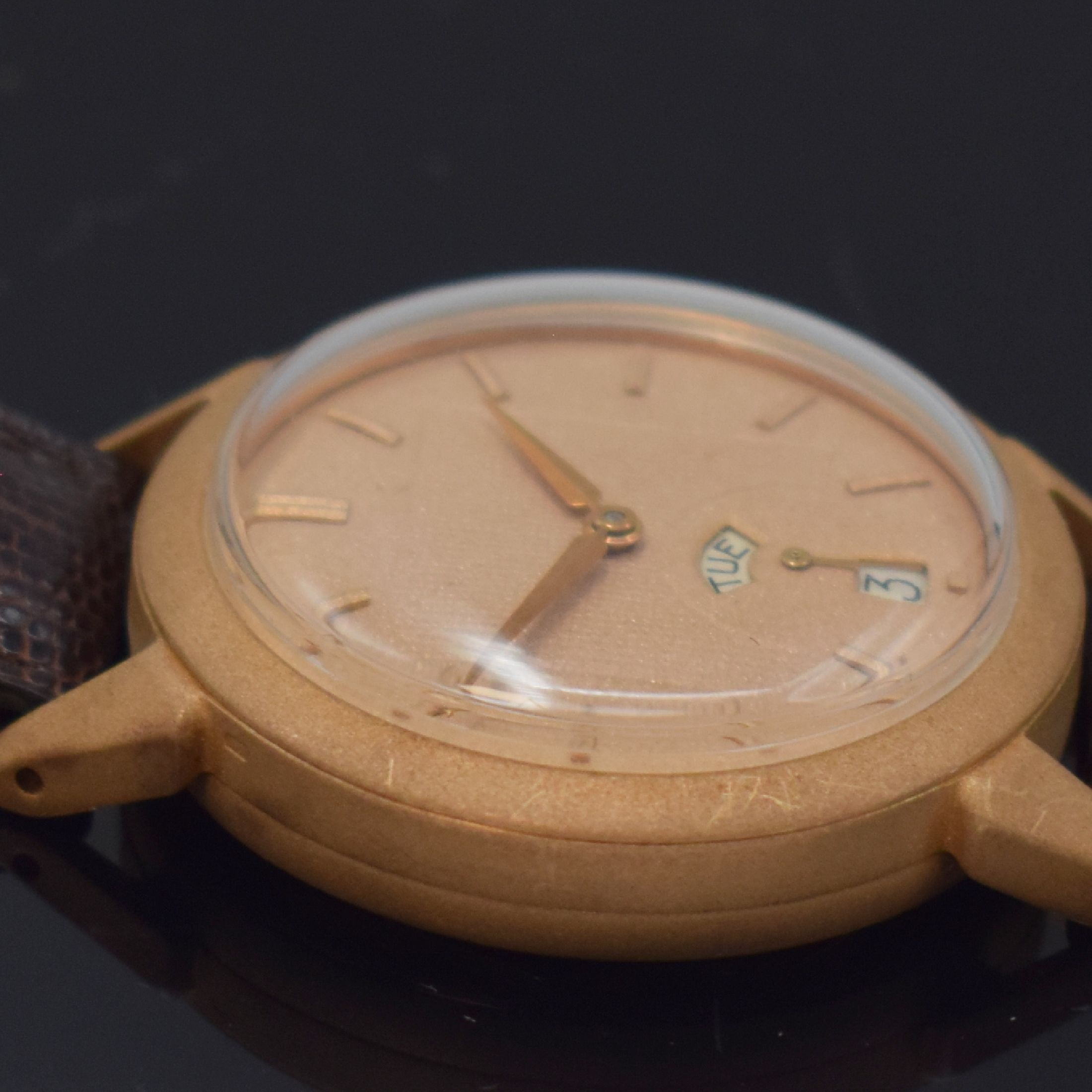 Detail c: MOVADO Hammerautomatik Armbanduhr in RG 750/000, Schweiz um 1950, später mattiertes FB-Geh. und Zifferbl., Boden verschr., orig. Krone, gold. ...