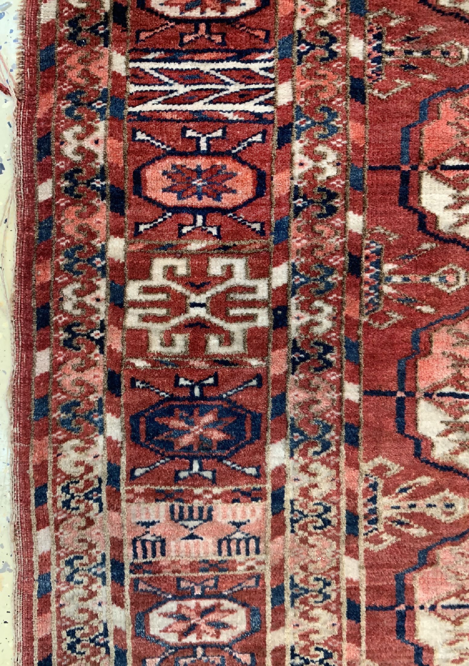 Detail d: Antiker Tekke Herdteppich, Turkmenistan, 19.Jhd, Wolle auf Wolle, ca. 122 x 126 cm, EHZ: 3
