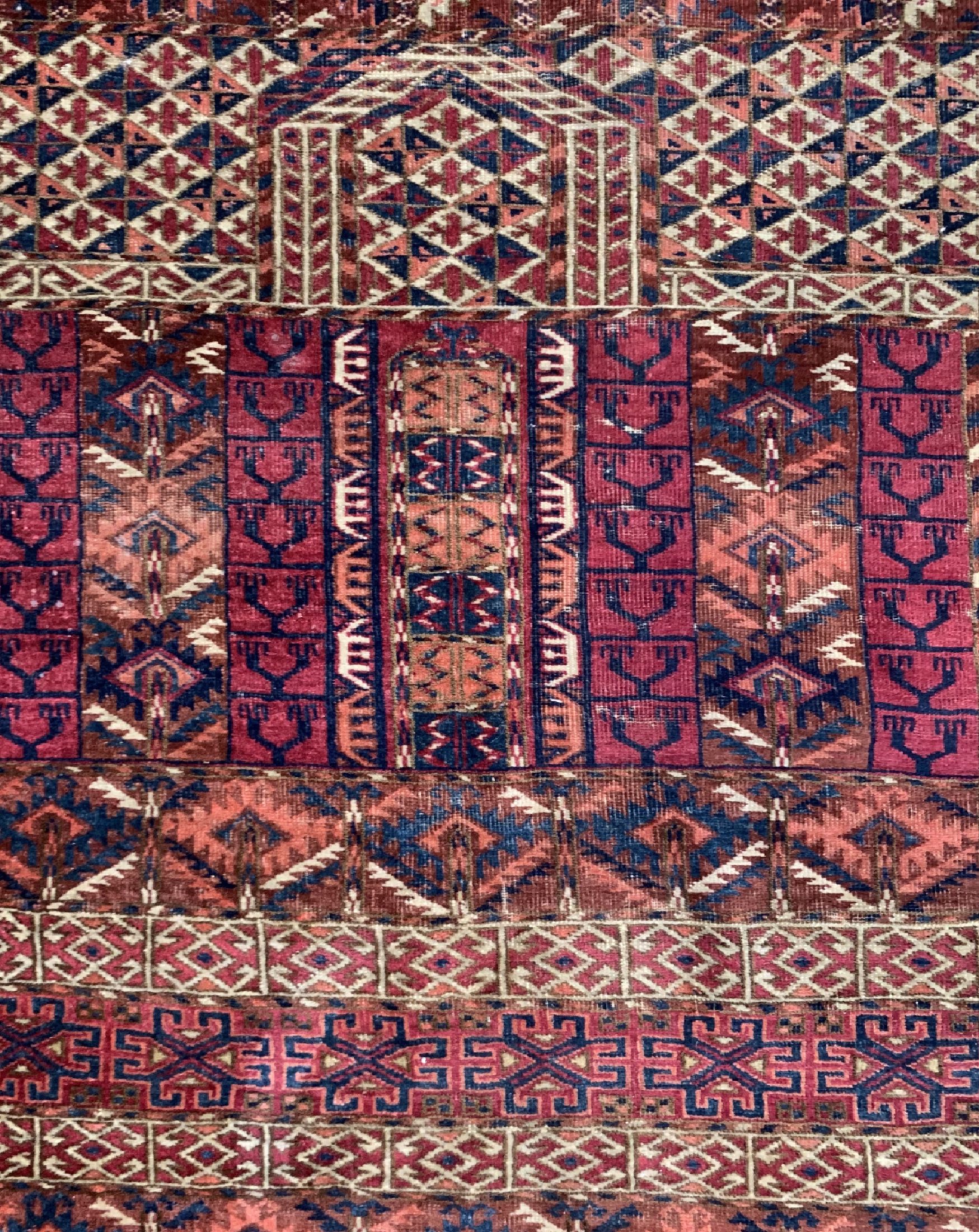 Detail c: Yumod Engsi antik, Turkmenistan, um 1900, Wolle auf Wolle, ca. 160 x 130 cm, EHZ: 3