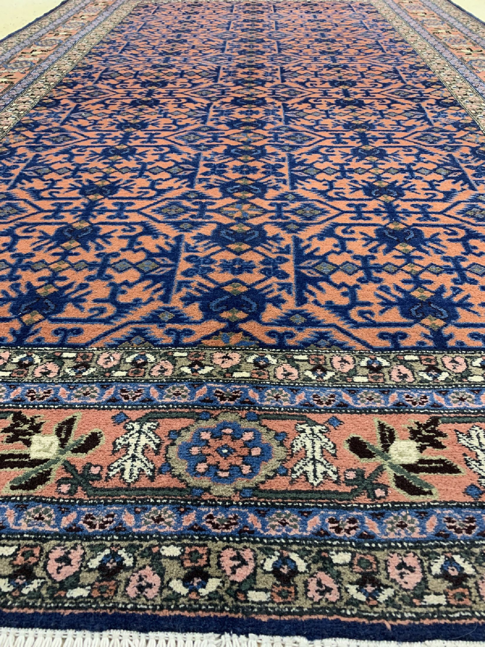 Detail c: Ardebil alt, Persien, um 1960, Wolle auf Baumwolle, ca. 275 x 175 cm, EHZ: 1-2