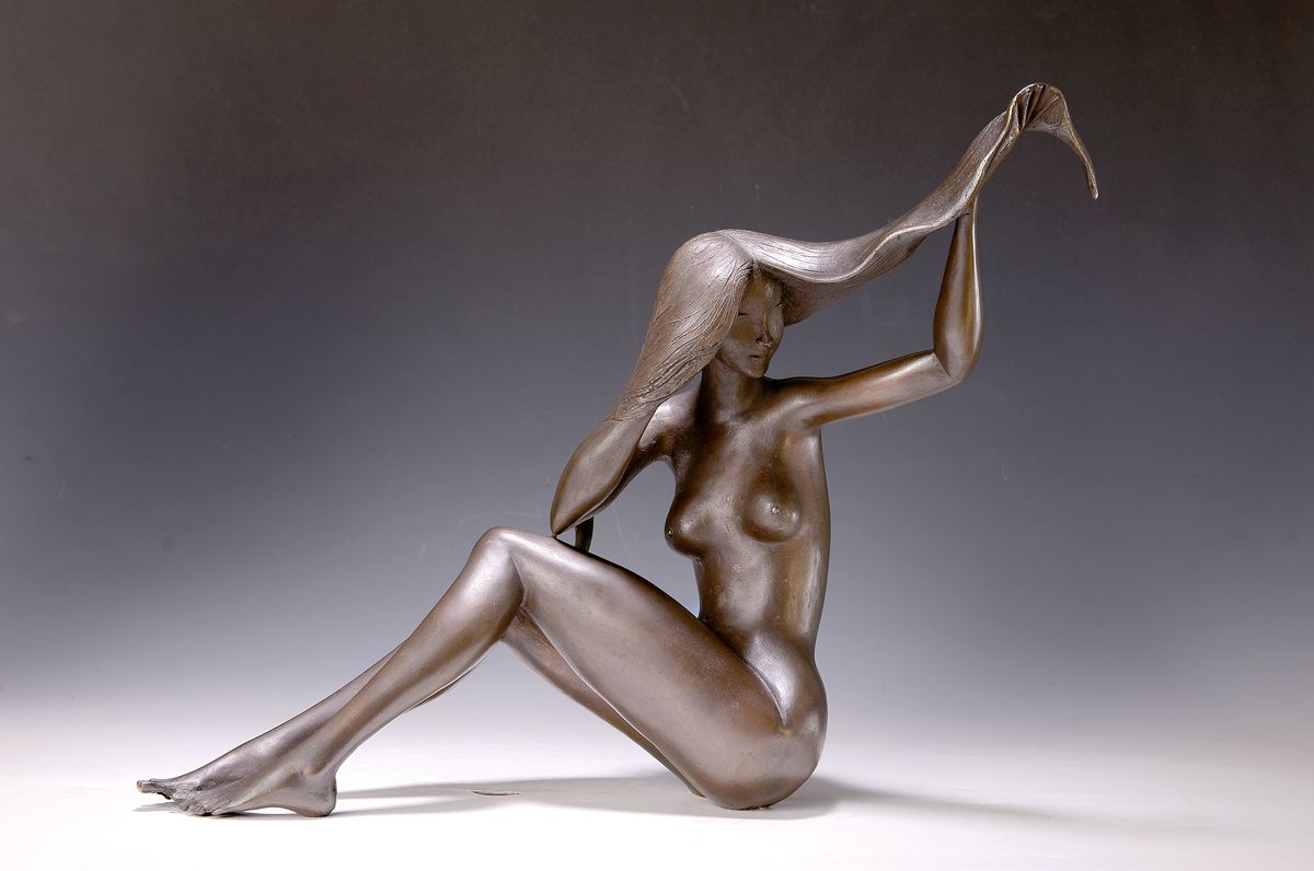Sergio Capellini, geb. 1942, Bronzeskulptur: "Gabriella", entstanden 1989 in Castell d' Azzano, Verona, H.ca. 41cm, B. 50cm, ...