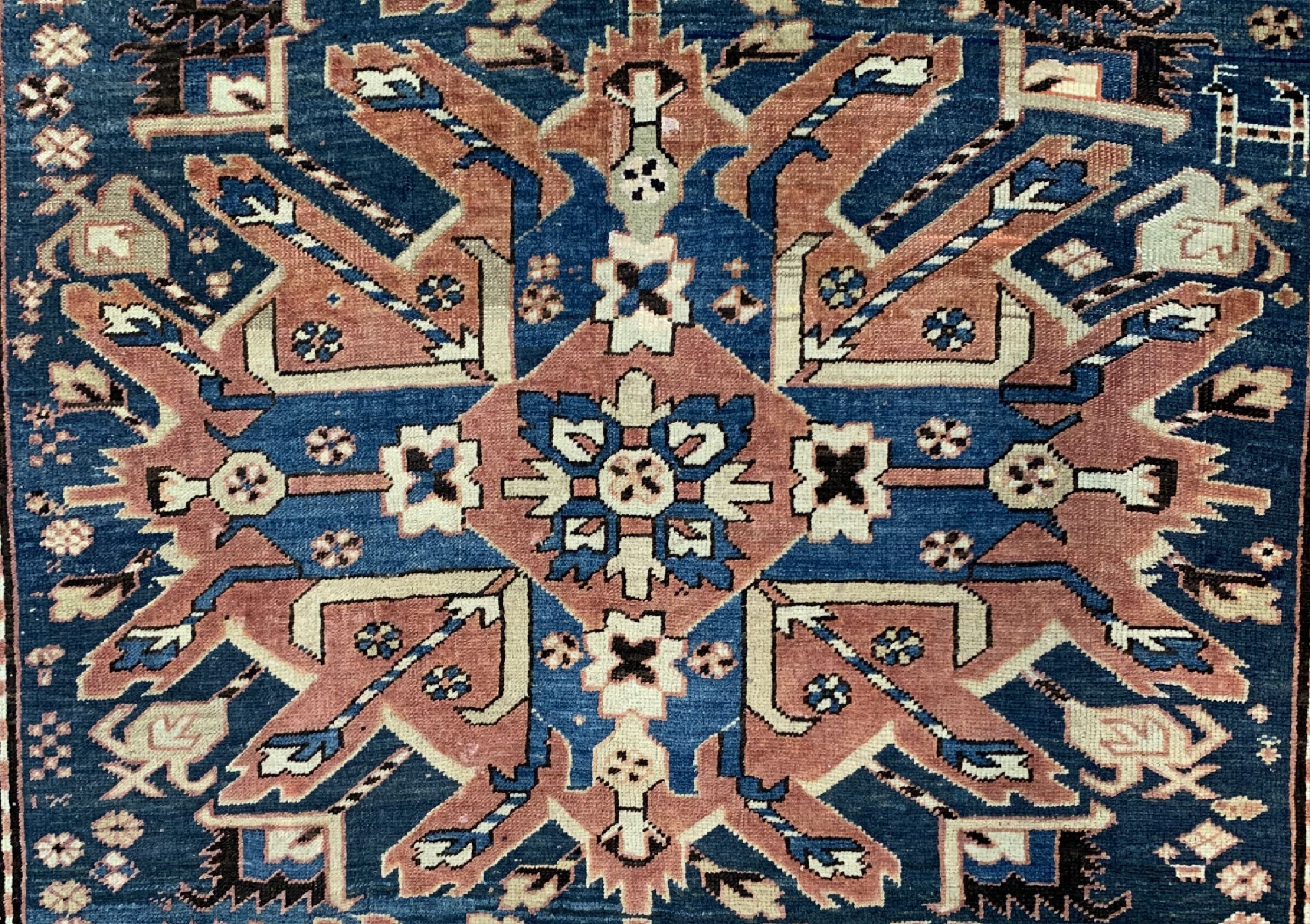 Detail a: Tschelaberd Adler-Kazak, Kaukasus, um 1900,Wolle auf Wolle, ca. 290 x 170 cm, EHZ: 2-3 (restauriert)