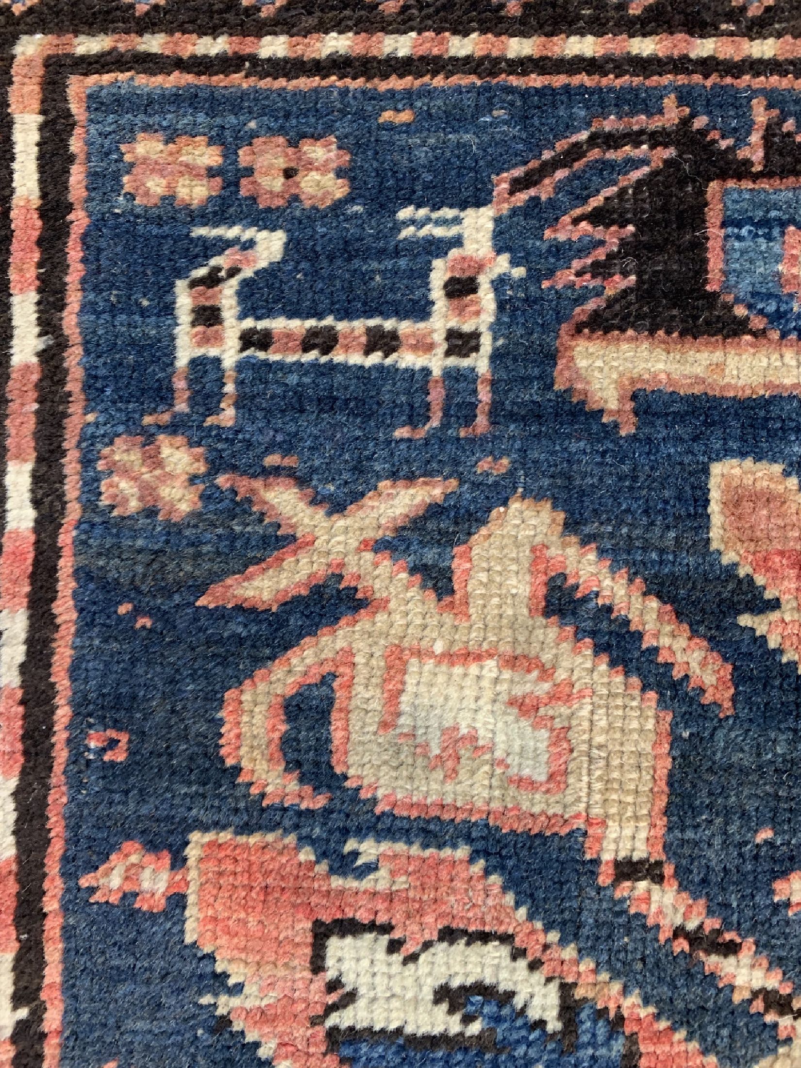 Detail c: Tschelaberd Adler-Kazak, Kaukasus, um 1900,Wolle auf Wolle, ca. 290 x 170 cm, EHZ: 2-3 (restauriert)