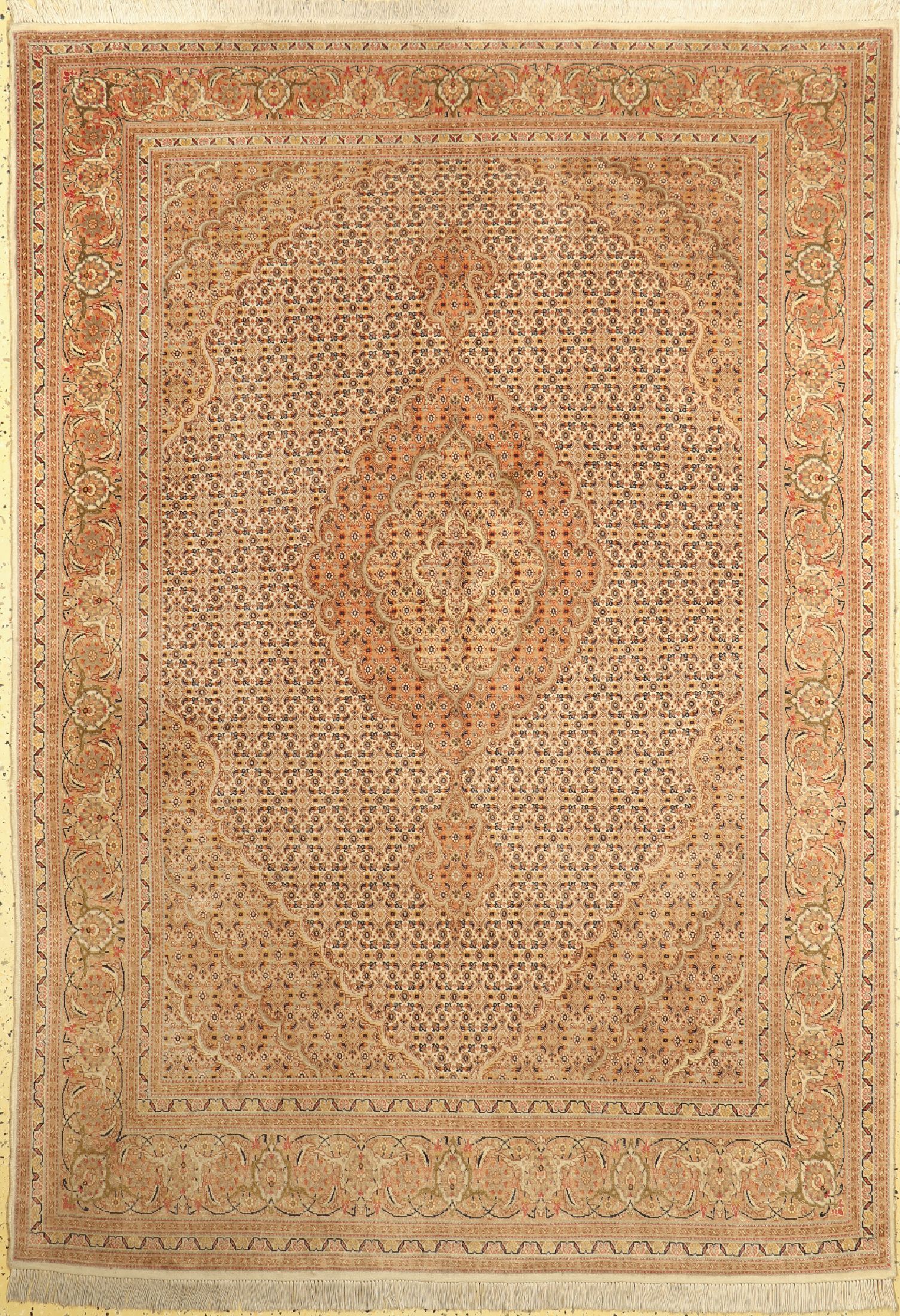 Täbriz fein(50 Raj), Persien, ca. 50 Jahre,Korkwolle mit Seide, ca. 217 x 152 cm, verblasst, EHZ: 2