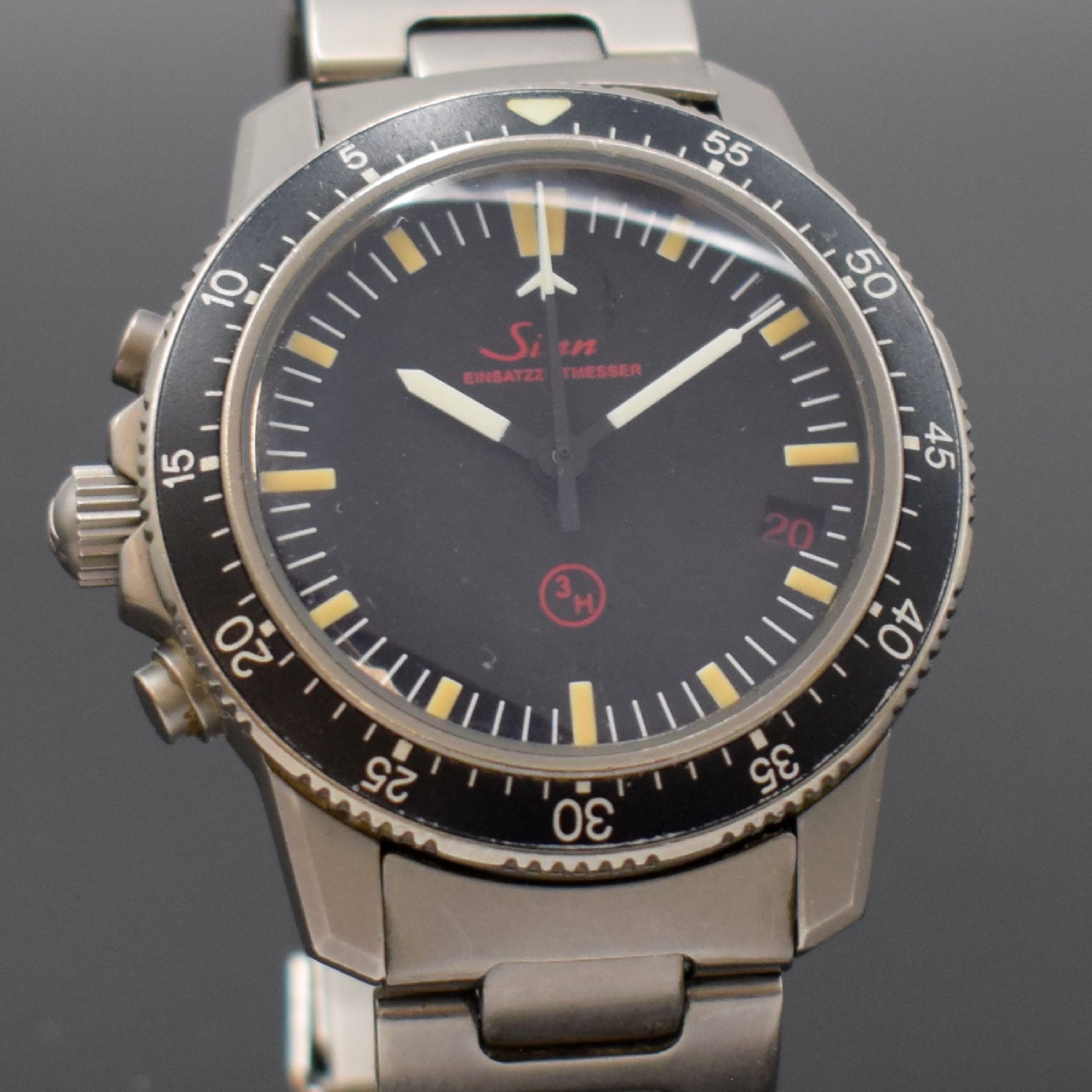 Detail a: SINN EZM 1 Referenz 503.0151 Titan Armbandchronograph, Deutschland um 1997, Automatik, Boden u. Krone verschr., orig. Gliederband m. Faltschl., ...