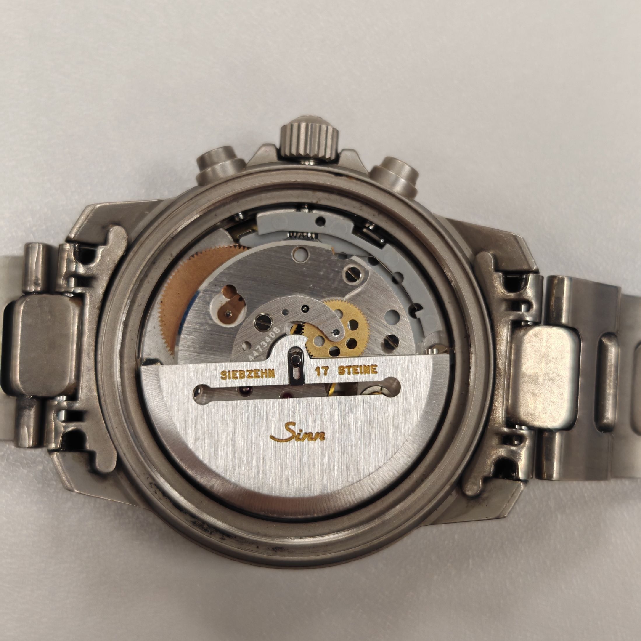 Detail f: SINN EZM 1 Referenz 503.0151 Titan Armbandchronograph, Deutschland um 1997, Automatik, Boden u. Krone verschr., orig. Gliederband m. Faltschl., ...