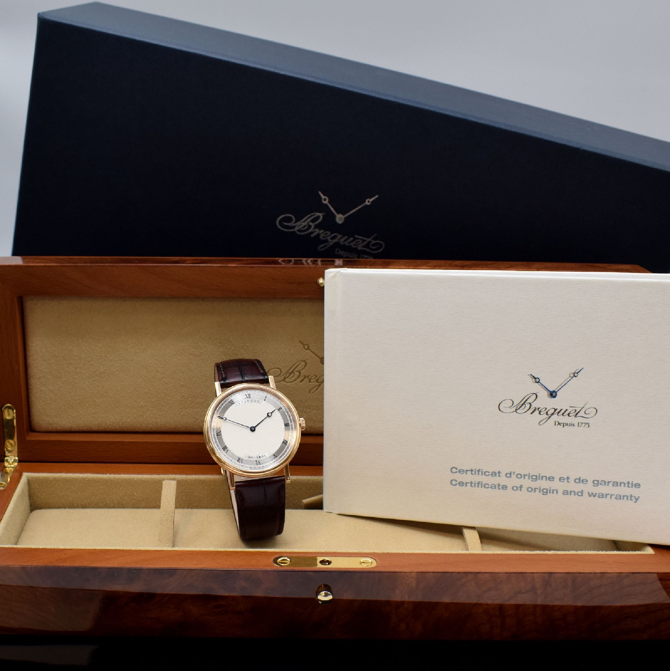 Detail j: BREGUET Classique feine Herrenarmbanduhr in RoseG 750/000 Referenz 5157BR 11 9V6, Schweiz verk. lt. beil. Garantiezertifikat 03/2023, Automatik, ...