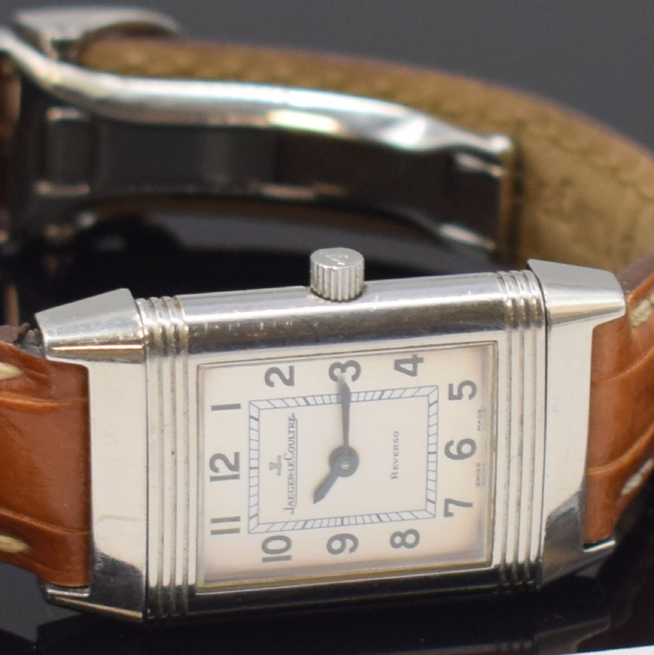 Detail b: Jaeger-LeCoultre Reverso Damenarmbanduhr Referenz Q2608410, Schweiz um 2005, Handaufzug, Edelstahl Wendegehäuse, silb. Zifferbl. m. arab. Zahlen ...