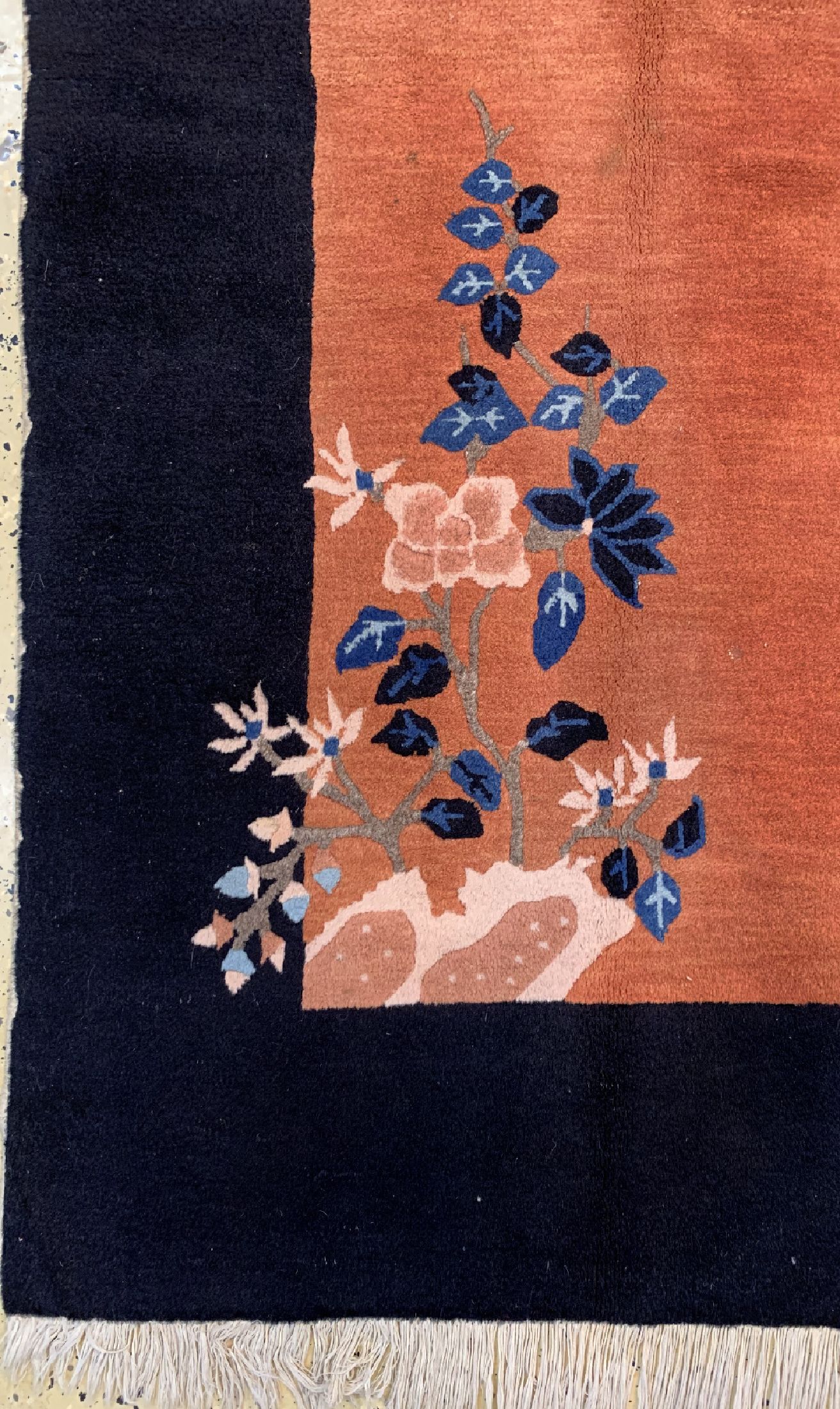 Detail b: Peking alt, China, um 1940, Wolle auf Baumwolle, ca. 265 x 180 cm, EHZ: 2(kleine Flecken)